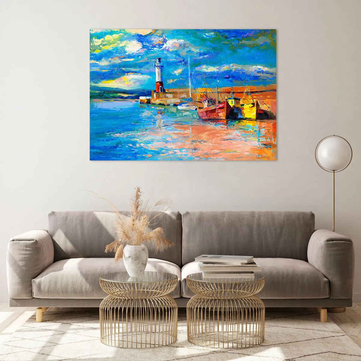 Glasbild - Bild auf glas - Rainbow Bay mit Leuchtturm und bunten Booten im Hafen - 100x70cm - Ein Nachmittag in der Regenbogenbucht - Moderne Wanddekoration für Wohnzimmer und Schlafzimmer ARTTOR