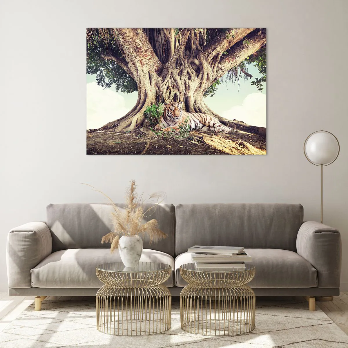 Obraz na szkle - Tygrys leżący pod rozłożystym drzewem w dżungli - 100x70cm - Widok z Księgi Rodzaju - Nowoczesna dekoracja ścienna do salonu, kuchni i sypialni ARTTOR