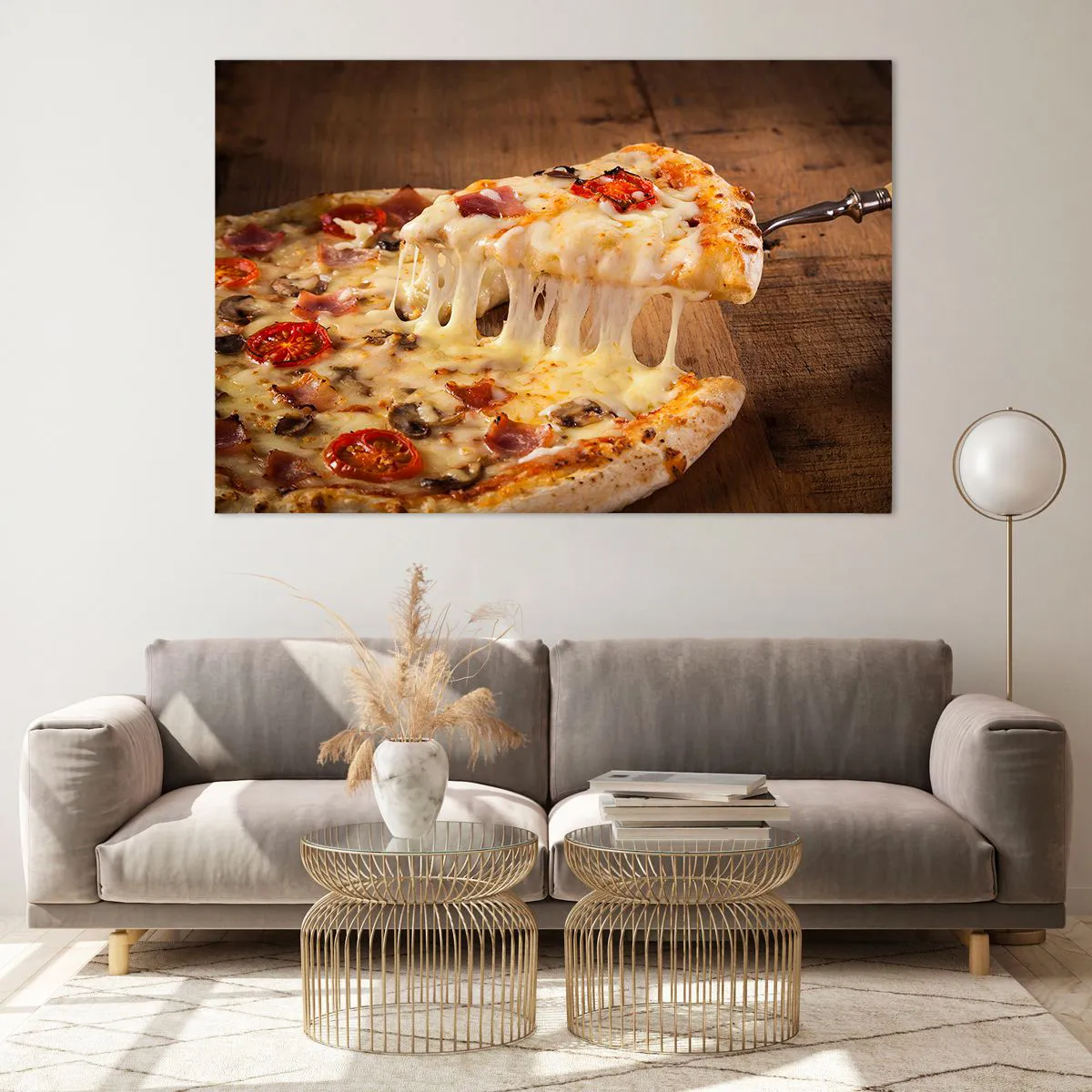 Quadro su vetro - Pizza con formaggio filante, pomodori e prosciutto su fondo di legno - 120x80cm - Capolavoro di arte italiana - Decorazione murale moderna per soggiorno e camera da letto ARTTOR