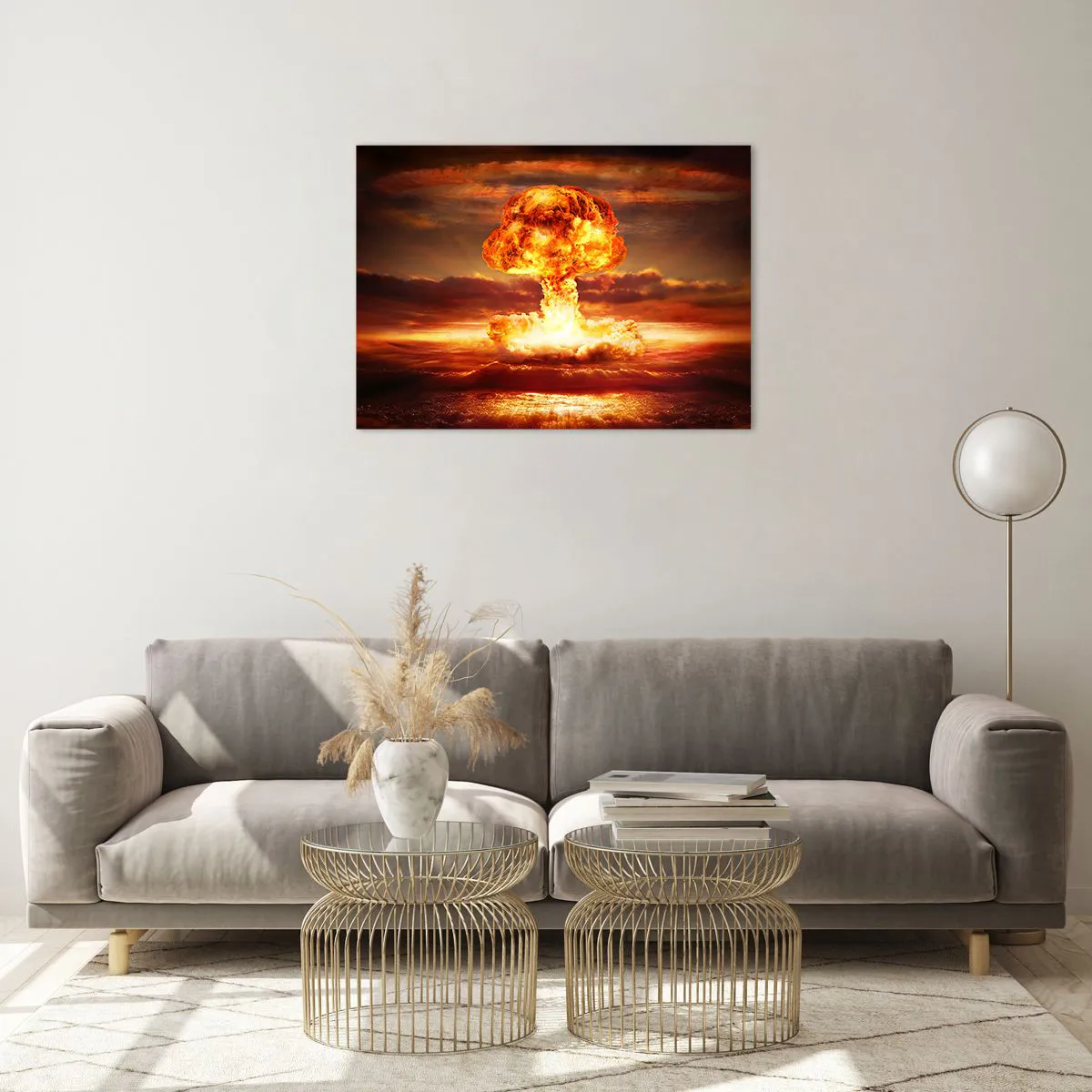 Glastavla - Bild på glas - En svampmolnsexplosion i solnedgångens intensiva färger - 70x50cm - Och så blir det slut - Modern väggdekoration för vardagsrum och sovrum ARTTOR