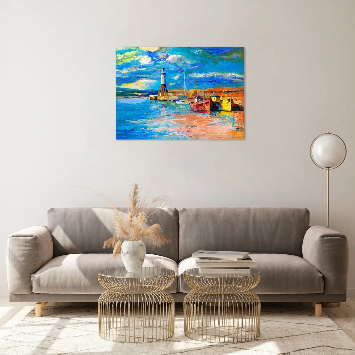 Tablou pe sticlă - Golful Rainbow cu un far și bărci colorate în port - 70x50cm - După-amiază în golful de curcubeu - Decorațiune modernă pentru perete pentru living și dormitor ARTTOR
