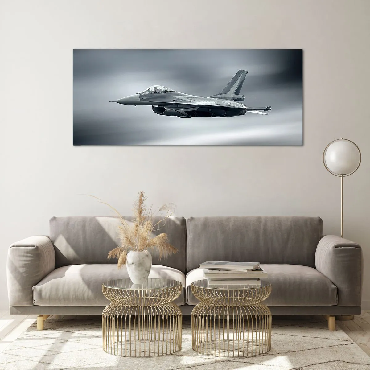 Impression sur verre - Image sur verre - Un avion de chasse en vol contre un ciel nuageux - 120x50cm - Acceptez-vous le défi? - Décoration murale moderne pour le salon et la chambre ARTTOR