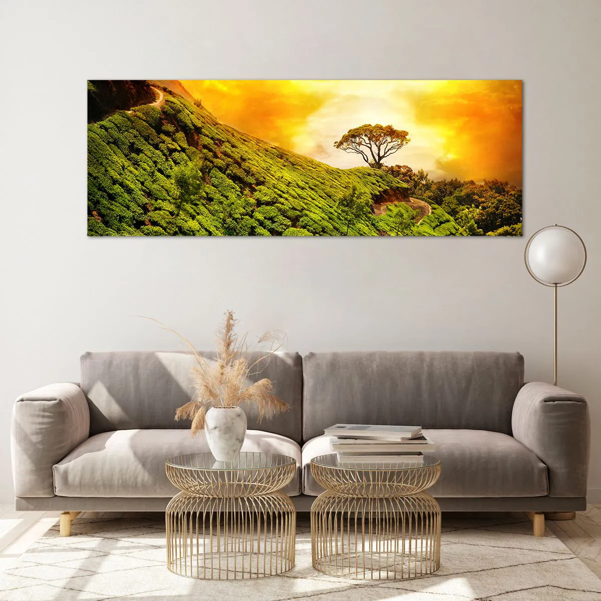 Impression sur verre - Image sur verre - Collines verdoyantes de plantations de thé au coucher du soleil - 140x50cm - Un chemin sinueux, une pente verte - Décoration murale moderne pour le salon et la chambre ARTTOR