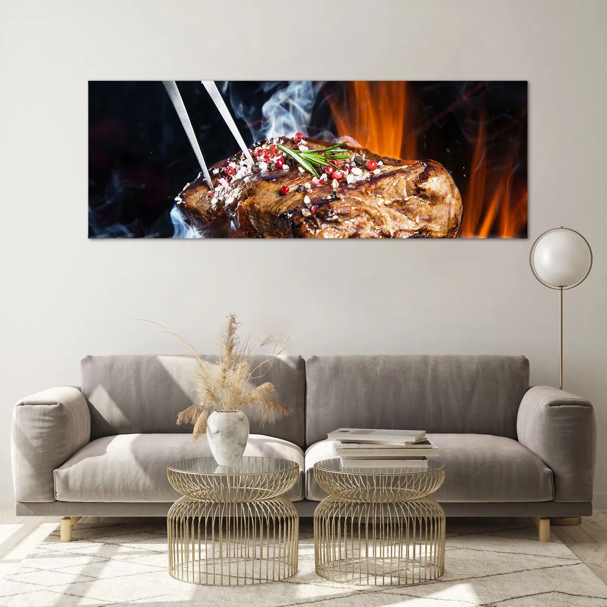 Glasbild - Bild auf glas - Gegrilltes Steak auf einem Grill mit Gewürzen - 140x50cm - Saftig und duftend - Moderne Wanddekoration für Wohnzimmer und Schlafzimmer ARTTOR