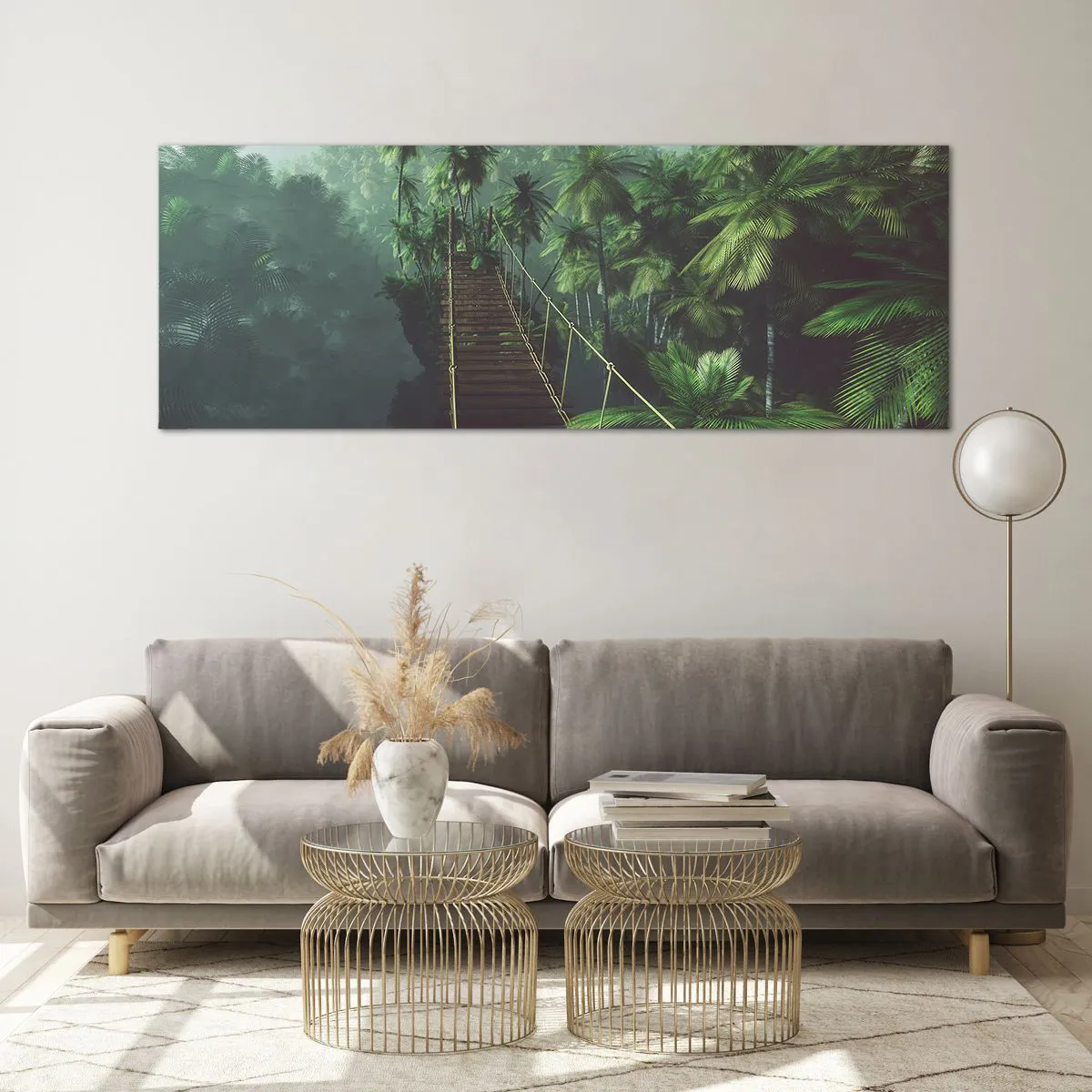 Quadro su vetro - Un ponte sospeso in una foresta tropicale circondato dalla nebbia. - 140x50cm - Nel vortice del verde - Decorazione murale moderna per soggiorno e camera da letto ARTTOR