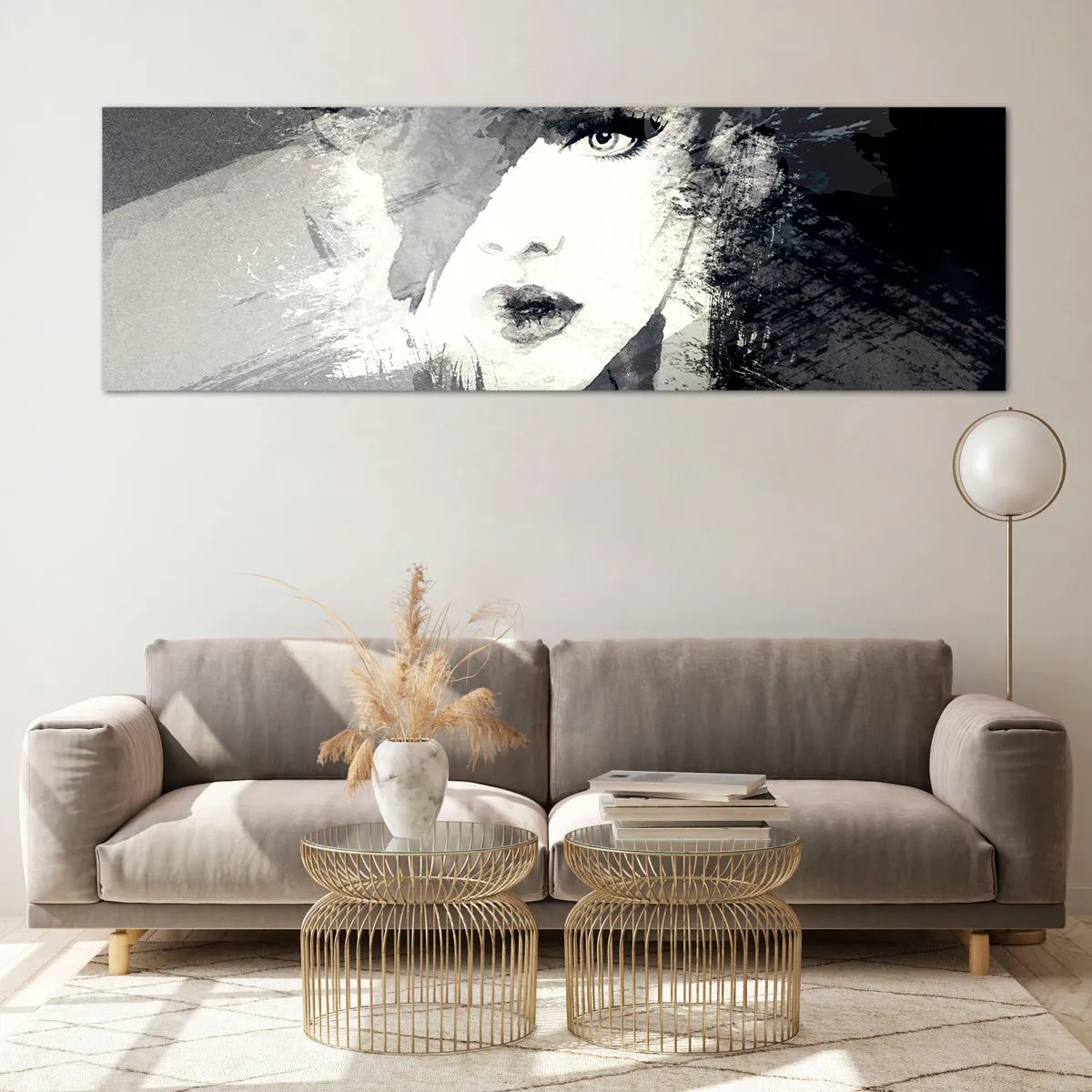 Quadro su vetro - Un ritratto astratto di una donna in tonalità di grigio con delicati accenti. - 160x50cm - Dietro un velo grigio - Decorazione murale moderna per soggiorno e camera da letto ARTTOR
