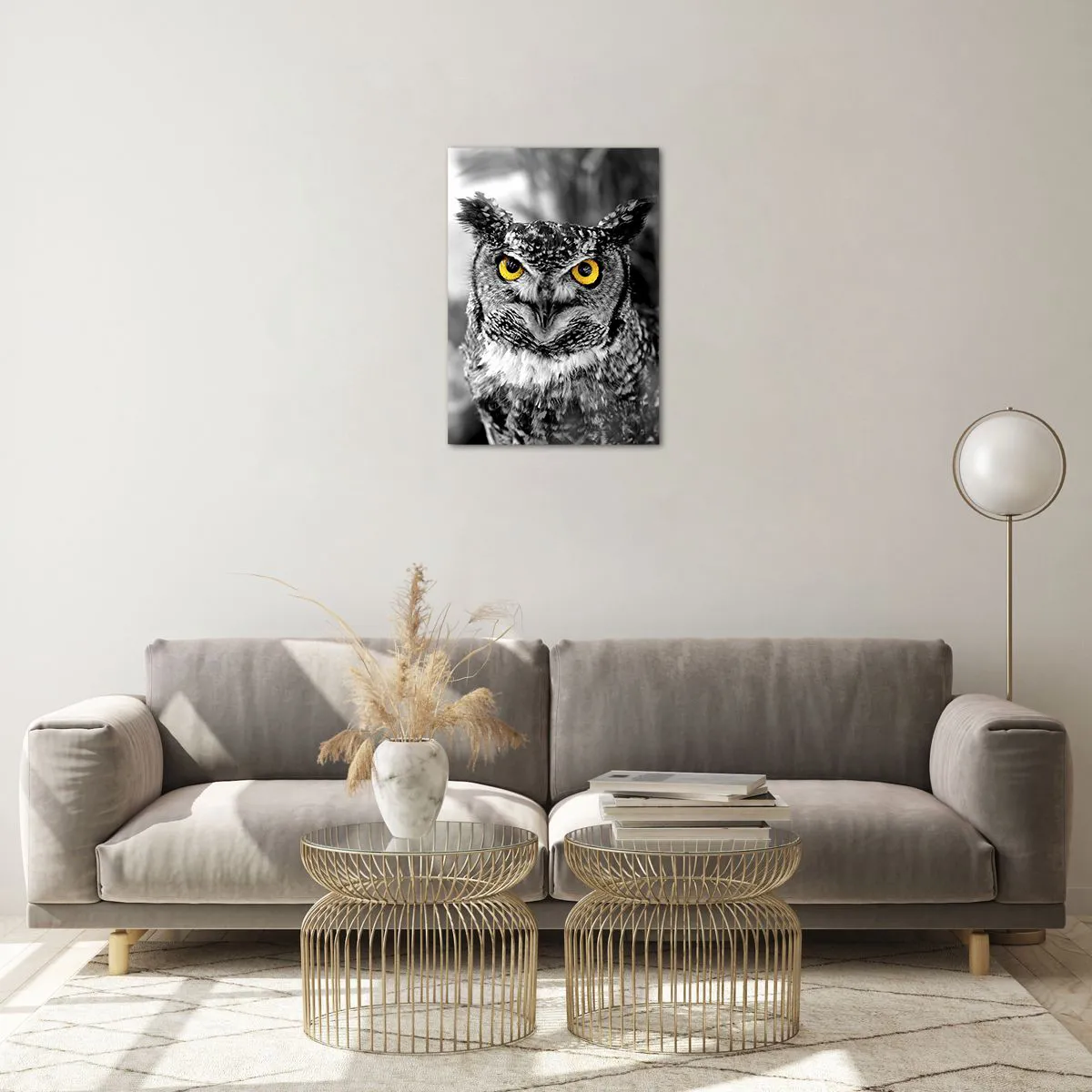 Obraz na szkle - Sowa z żółtymi oczami na czarno-białym tle - 50x70cm - Nic się nie ukryje - Nowoczesna dekoracja ścienna do salonu, kuchni i sypialni ARTTOR