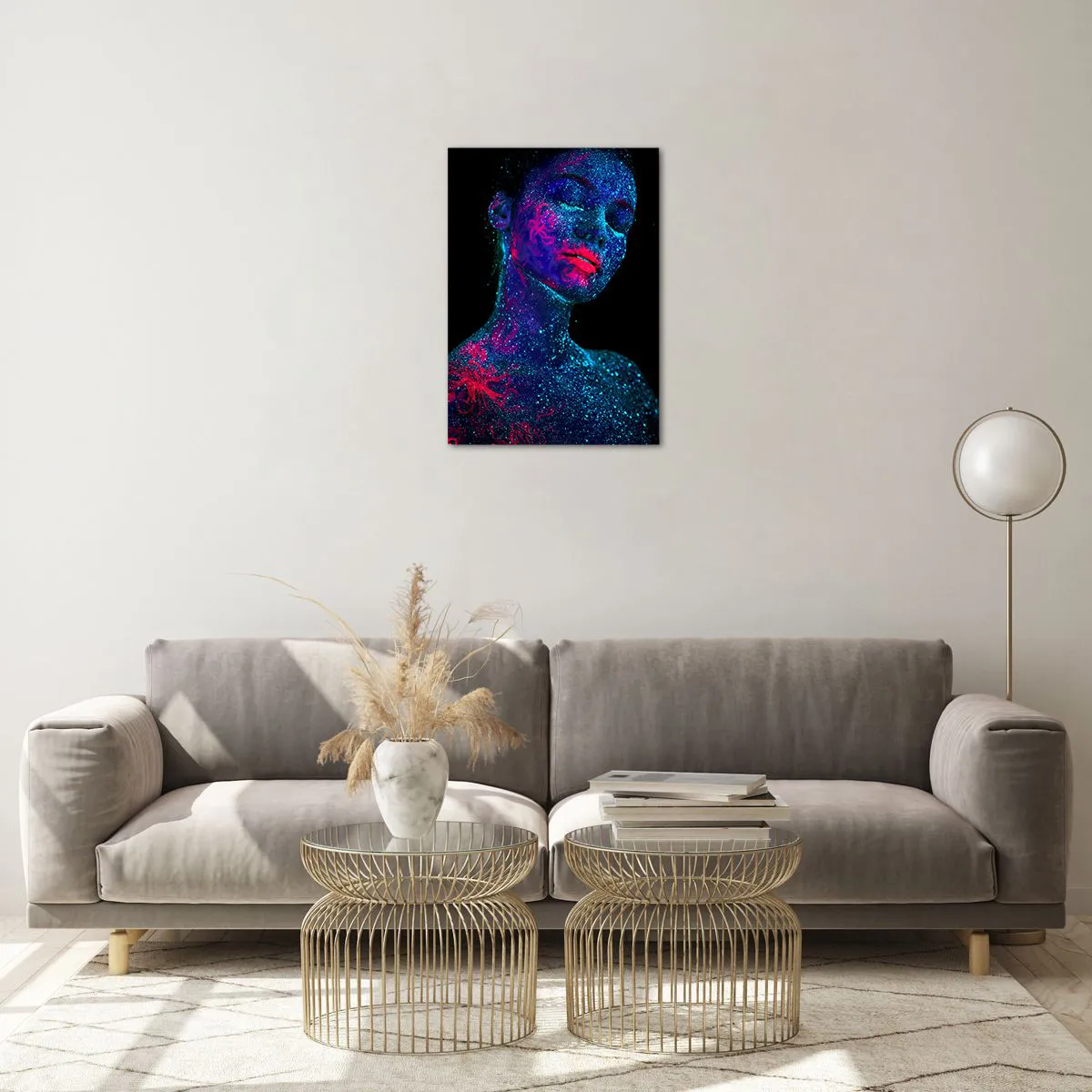 Cuadro sobre vidrio - Impresiones sobre Vidrio - Retrato de una mujer con pintura corporal fluorescente - 50x70cm - En polvo de estrellas - Decoración de pared moderna para salón y dormitorio ARTTOR