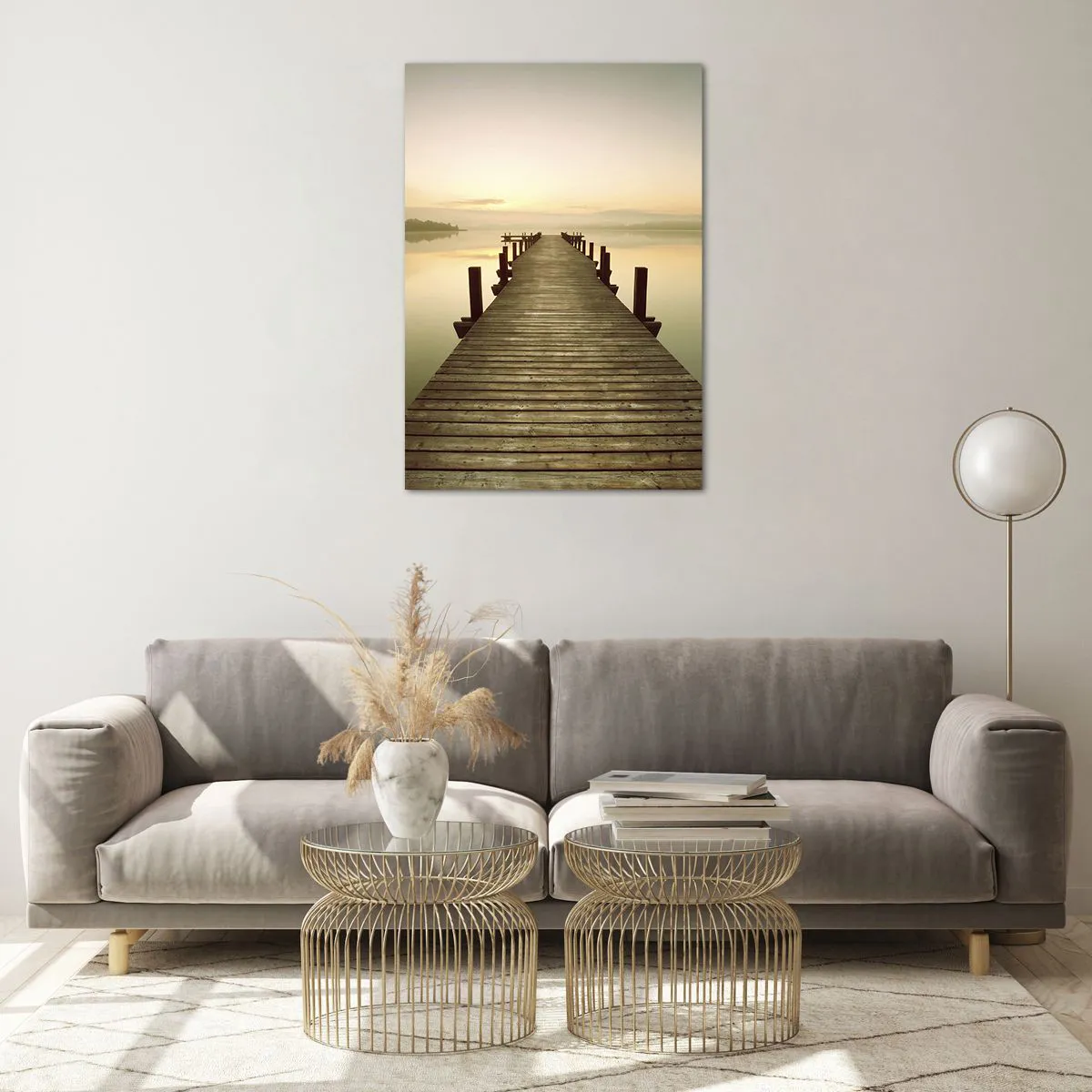 Glasbild - Bild auf glas - Ein Holzsteg an einem ruhigen See am Morgen - 70x100cm - Tagesanbruch, Morgendämmerung, Licht - Moderne Wanddekoration für Wohnzimmer und Schlafzimmer ARTTOR