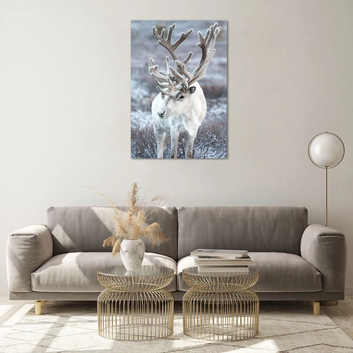 Obraz na szkle - Biały renifer na tle zimowego krajobrazu - 70x100cm - Portret w słońcu - Nowoczesna dekoracja ścienna do salonu i sypialni ARTTOR