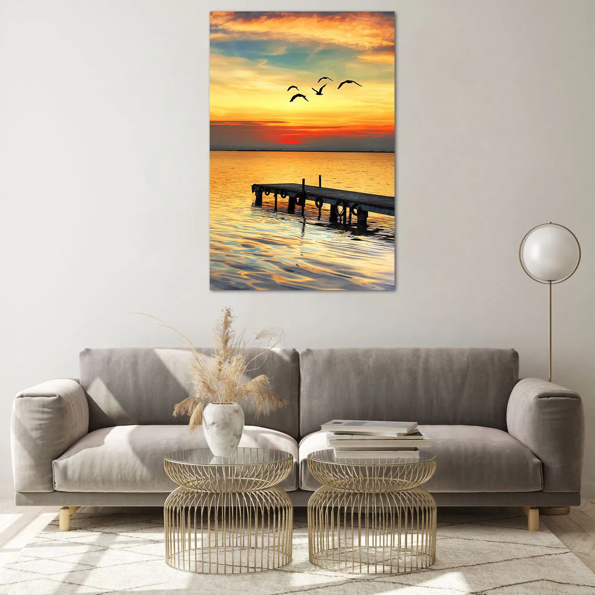 Impression sur verre - Image sur verre - Coucher de soleil avec un voilier et une jetée sur un lac calme - 80x120cm - Le soir revient - Décoration murale moderne pour le salon et la chambre ARTTOR