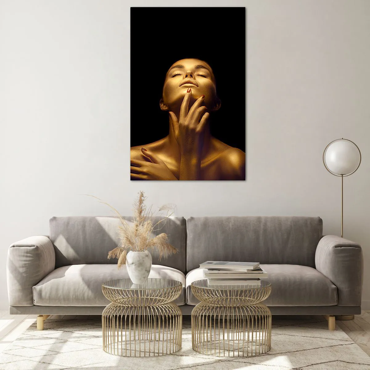 Glasbild - Bild auf glas - Porträt einer Frau in goldenem Glanz auf schwarzem Hintergrund - 80x120cm - Wie goldene Seide - Moderne Wanddekoration für Wohnzimmer und Schlafzimmer ARTTOR