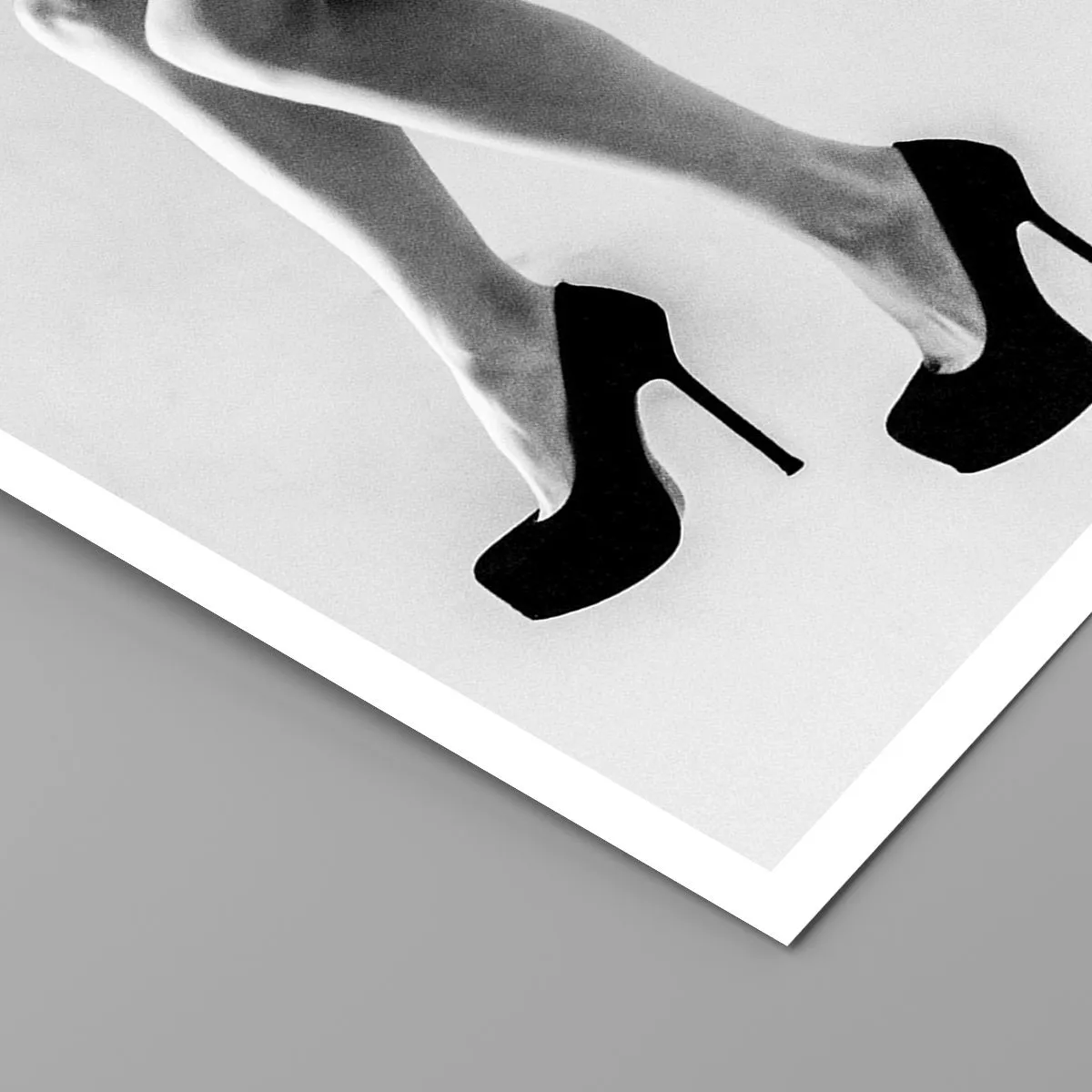 Plakat - Wieczna kobiecość - 70x100 cm