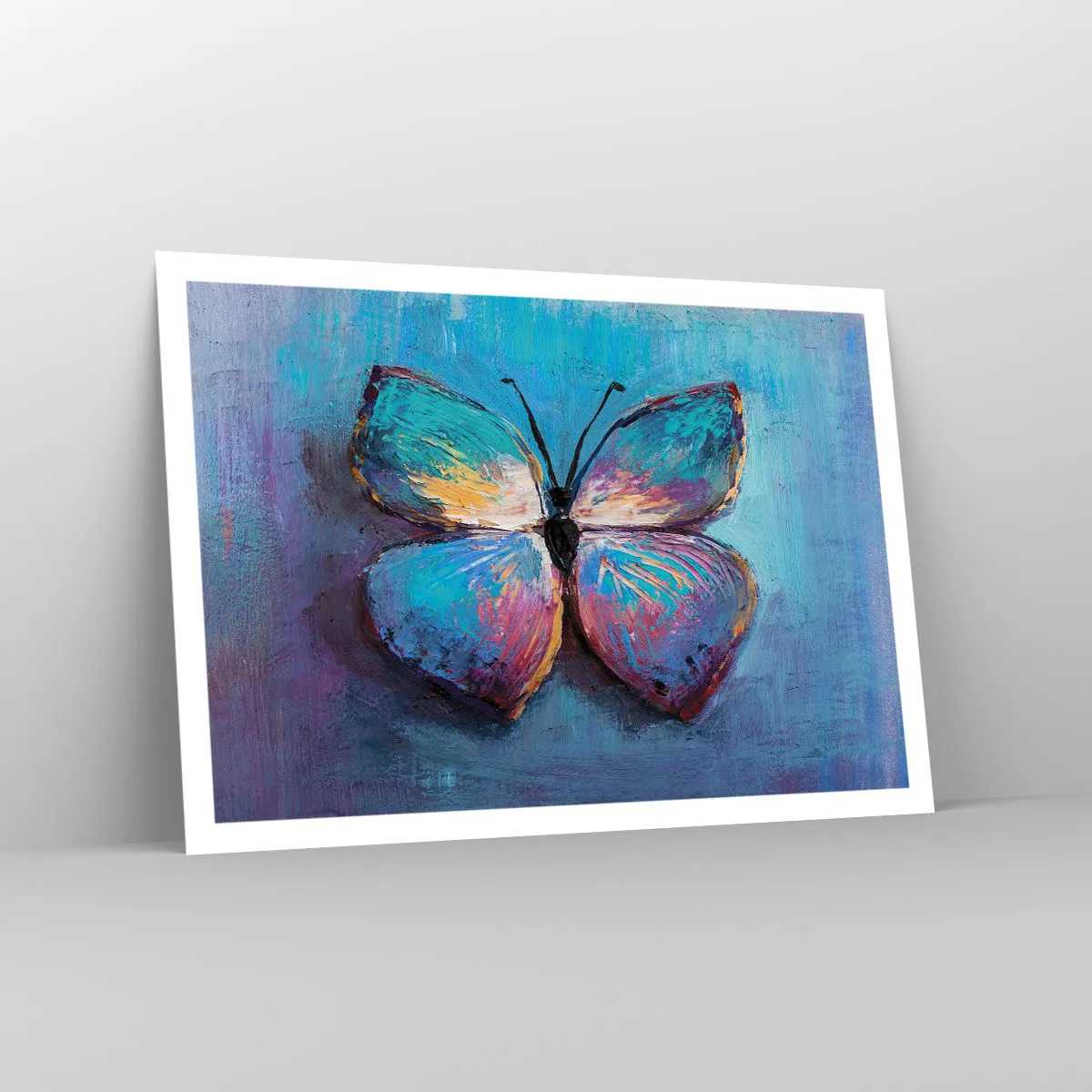 Poster - Bunter Schmetterling auf blauem Hintergrund - 100x70cm - In all seiner Pracht - Moderne Wanddekoration für Wohnzimmer und Schlafzimmer ARTTOR
