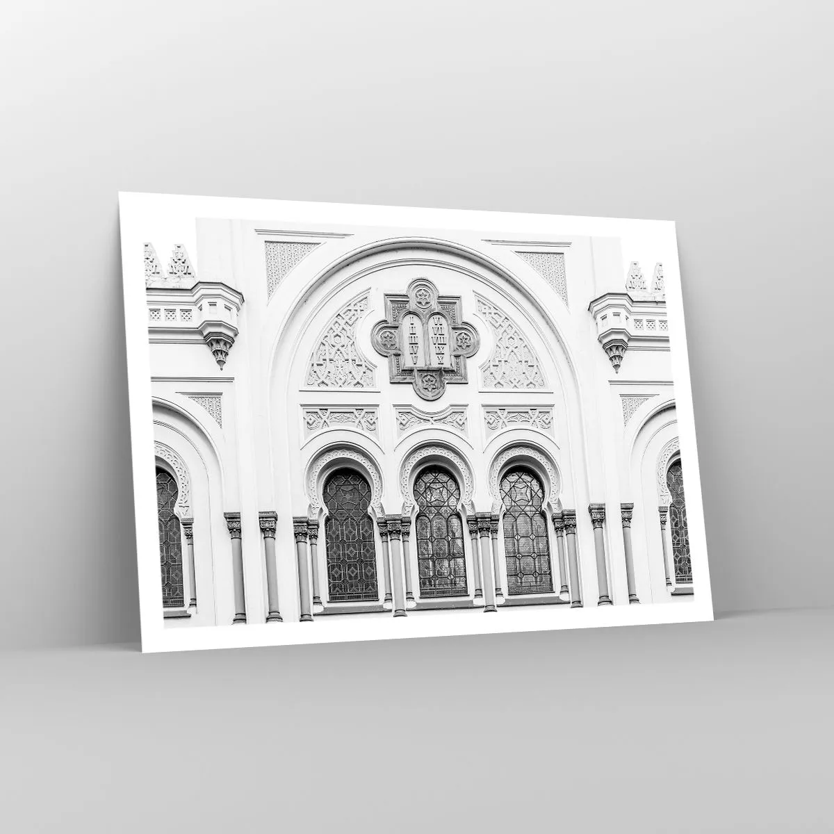 Affiche - Poster - Détails architecturaux de la façade dans un style monochrome - 100x70cm - À la frontière des cultures - Décoration murale moderne pour le salon et la chambre ARTTOR