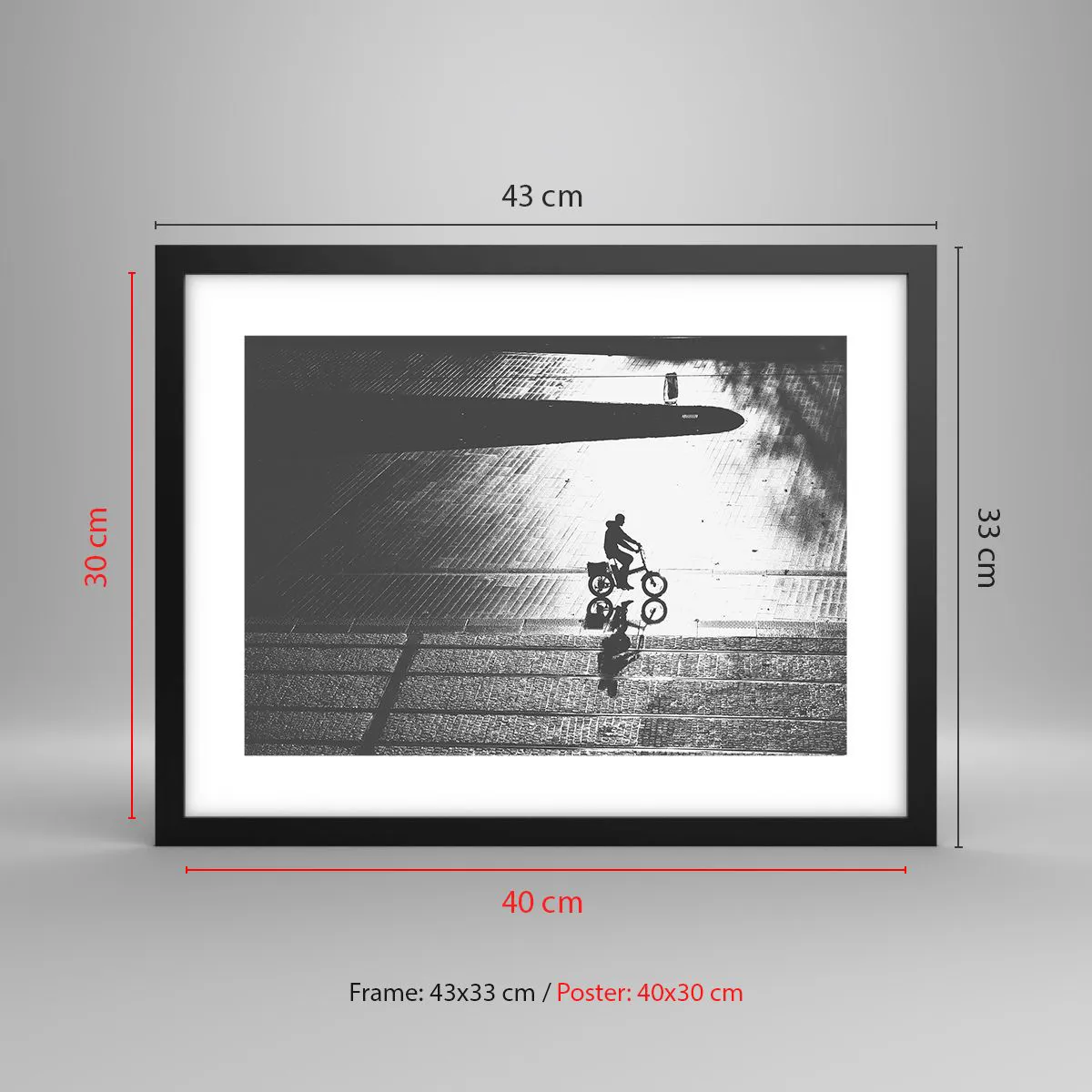 Plakat i sort ramme - Fremad, gennem byen - 40x30 cm