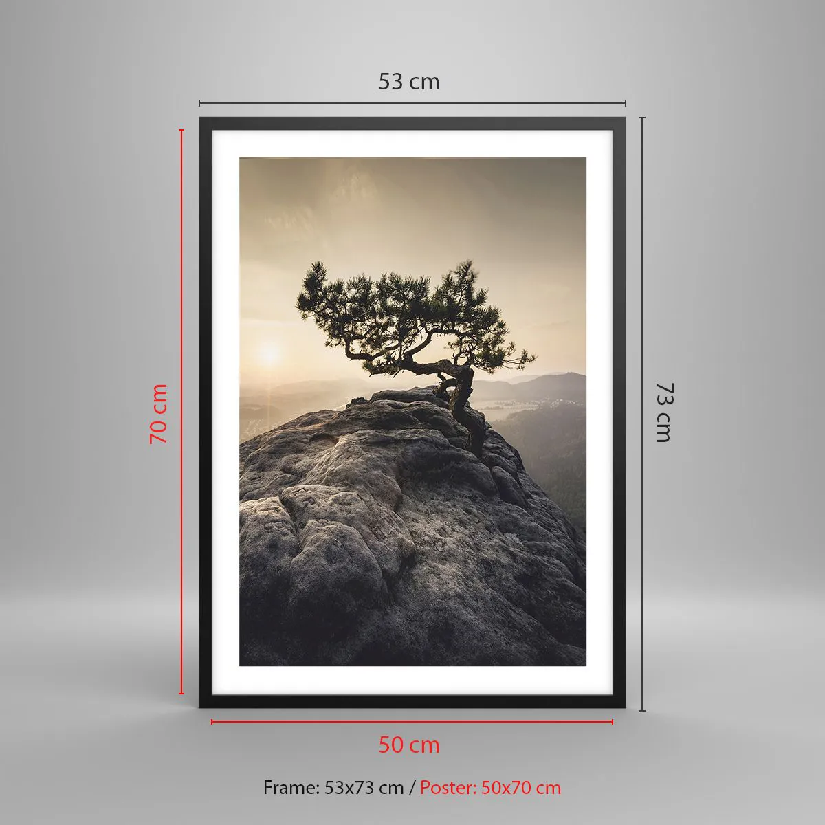 Pôster com moldura preta - Uma árvore solitária em um pico rochoso à luz do pôr do sol - 50x70cm - A vida ganha sempre - Decoração de parede moderna para a sala de estar e quarto ARTTOR
