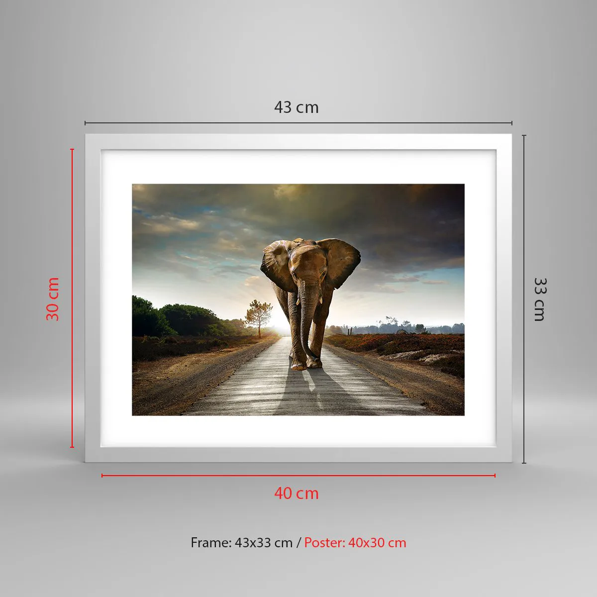 Poszter fekete keretben - És egyáltalán nem porcelánraktárban - 40x30 cm