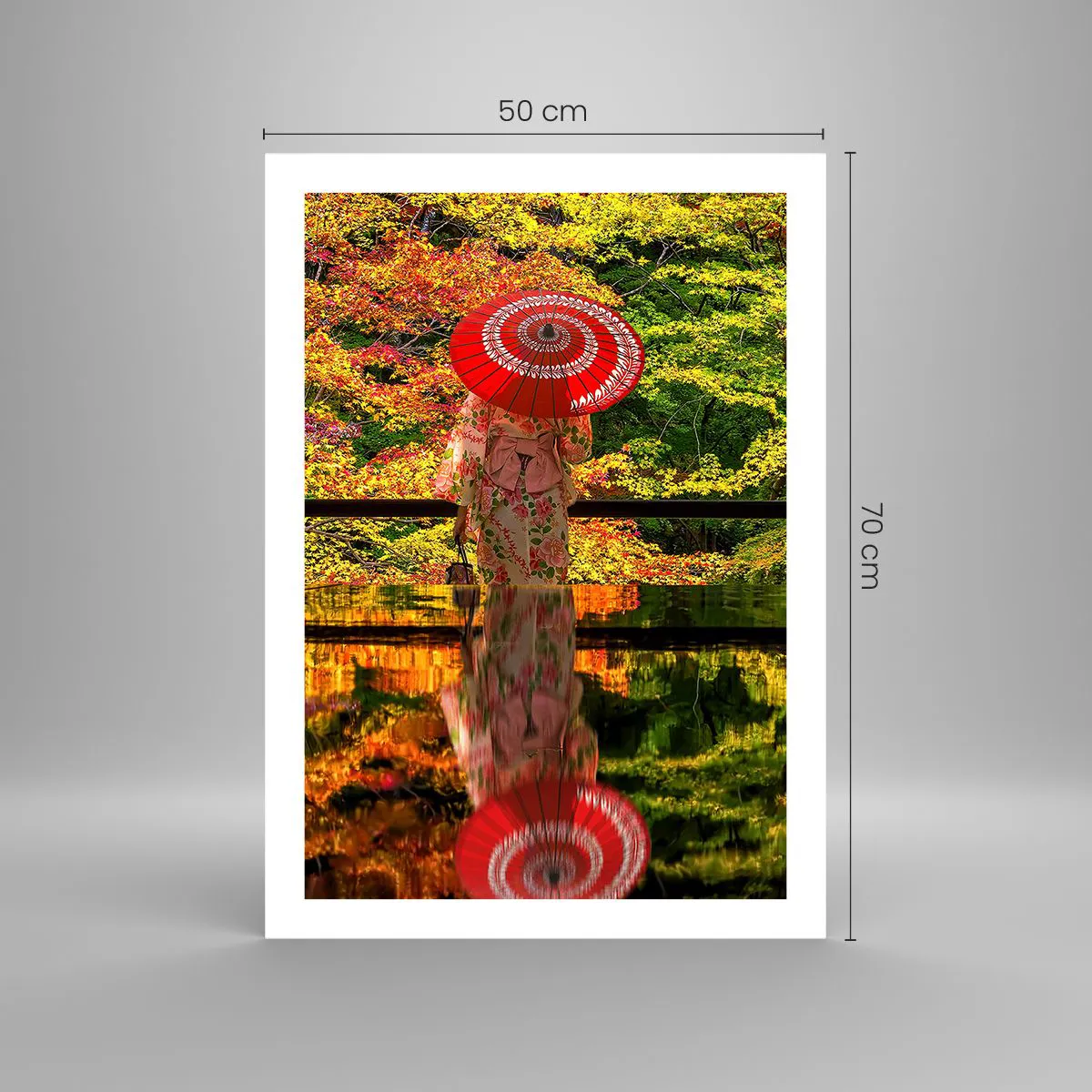 Poster - Eine Frau im Kimono mit einem roten Regenschirm vor einem Hintergrund aus Herbstblättern. - 50x70cm - Im Tempel der Natur - Moderne Wanddekoration für Wohnzimmer und Schlafzimmer ARTTOR