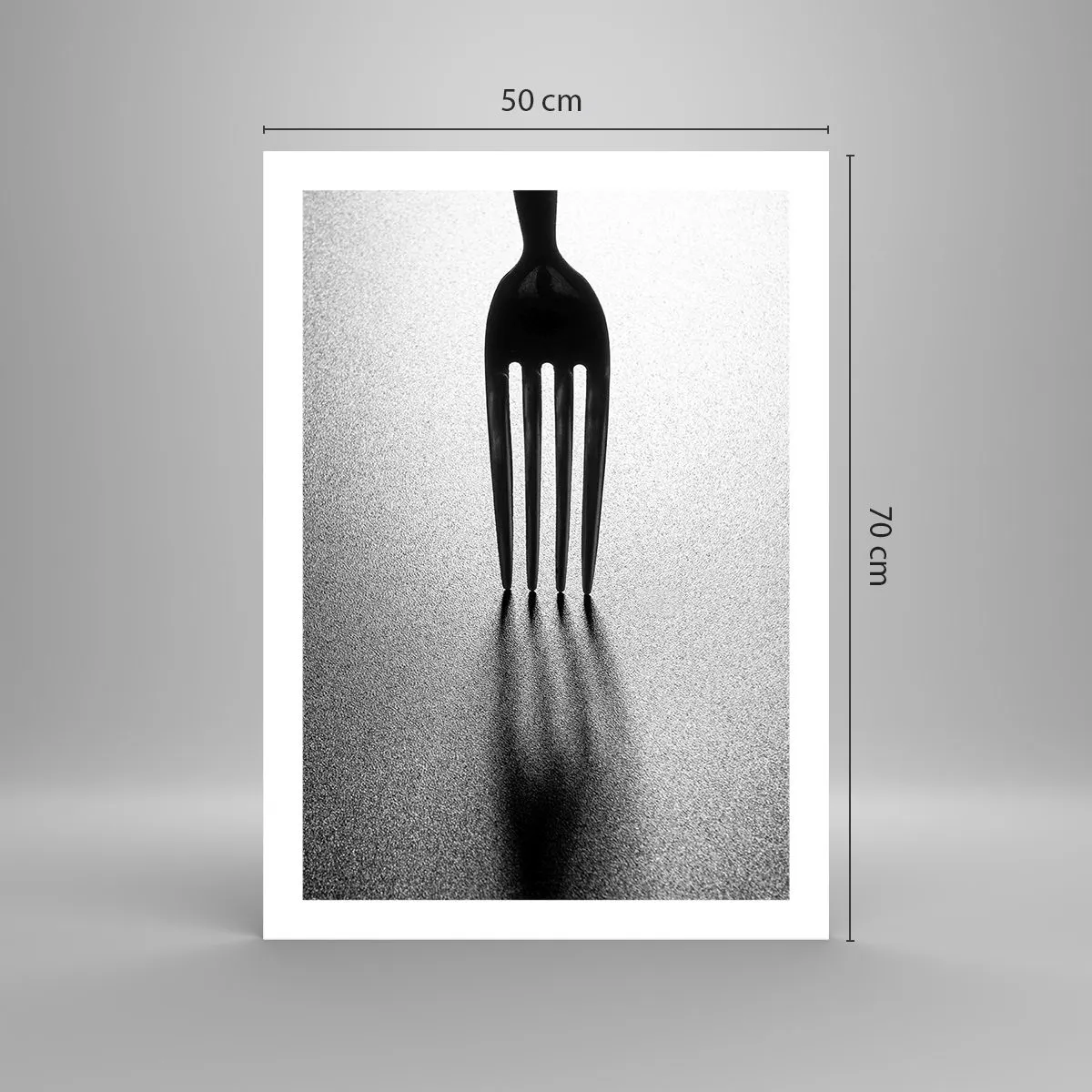 Affiche - Poster - Une photographie minimaliste en noir et blanc d'une fourchette et d'une ombre. - 50x70cm - Lumière et ombre - Décoration murale moderne pour le salon et la chambre ARTTOR