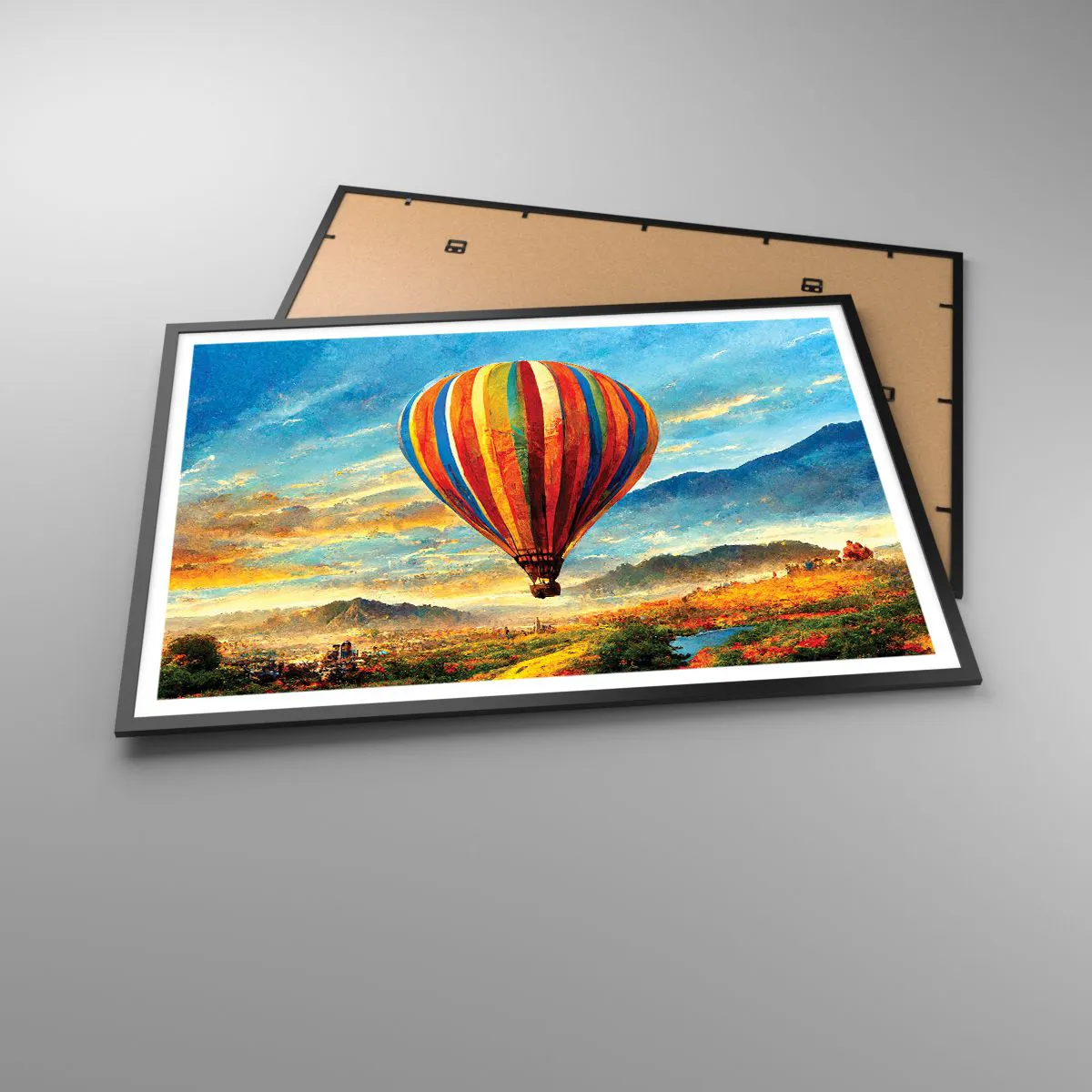 Poster in einem schwarzem Rahmen - Ein bunter Ballon über einer malerischen Landschaft - 100x70cm - In der Stille sieht man mehr - Moderne Wanddekoration für Wohnzimmer und Schlafzimmer ARTTOR