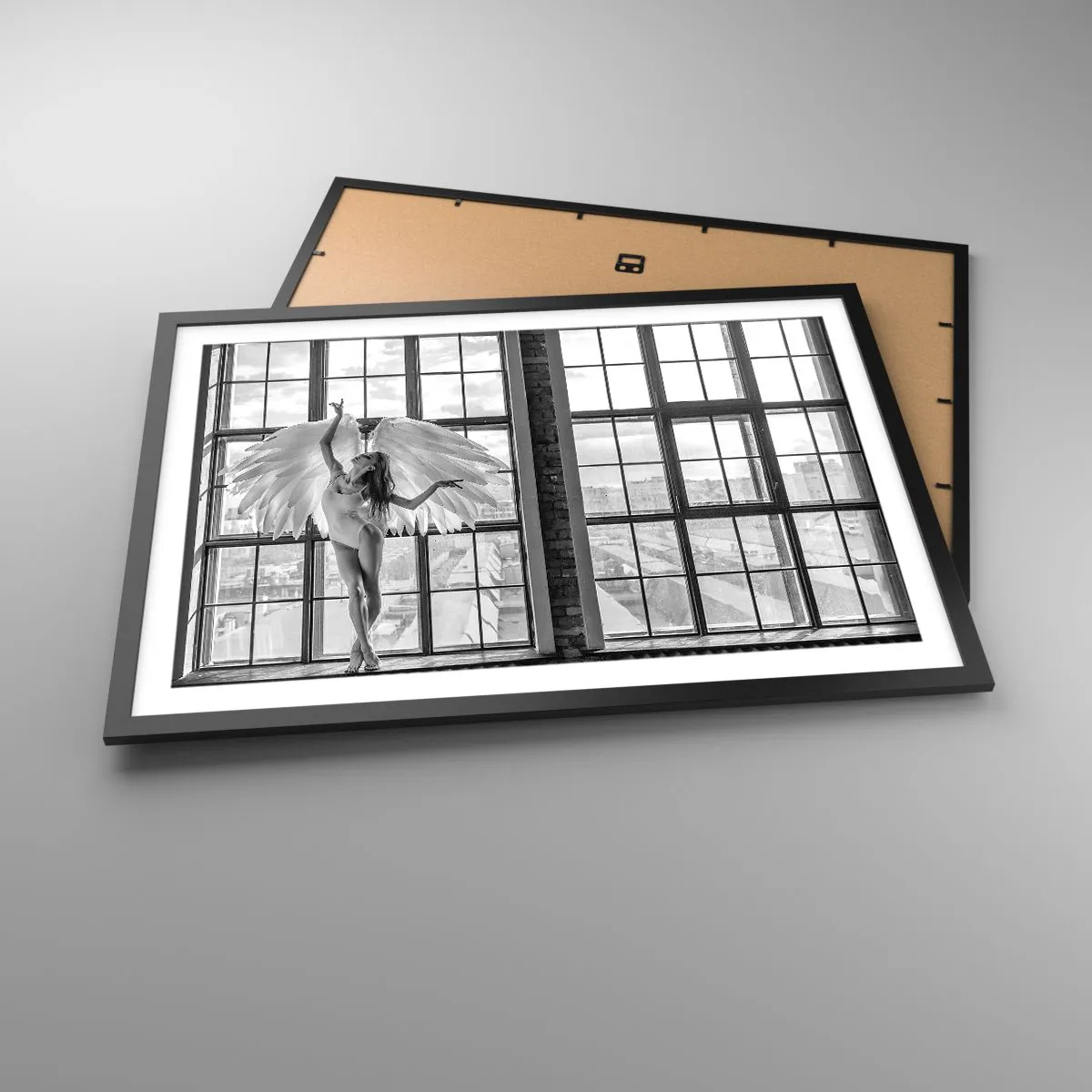 Poster în ramă neagră - Orașul îngerilor dansatori? - 70x50 cm