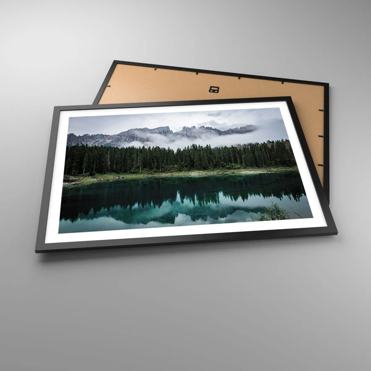 Plakat i sort ramme - Hys, tys, lad os ikke vække sovevandet... - 70x50 cm