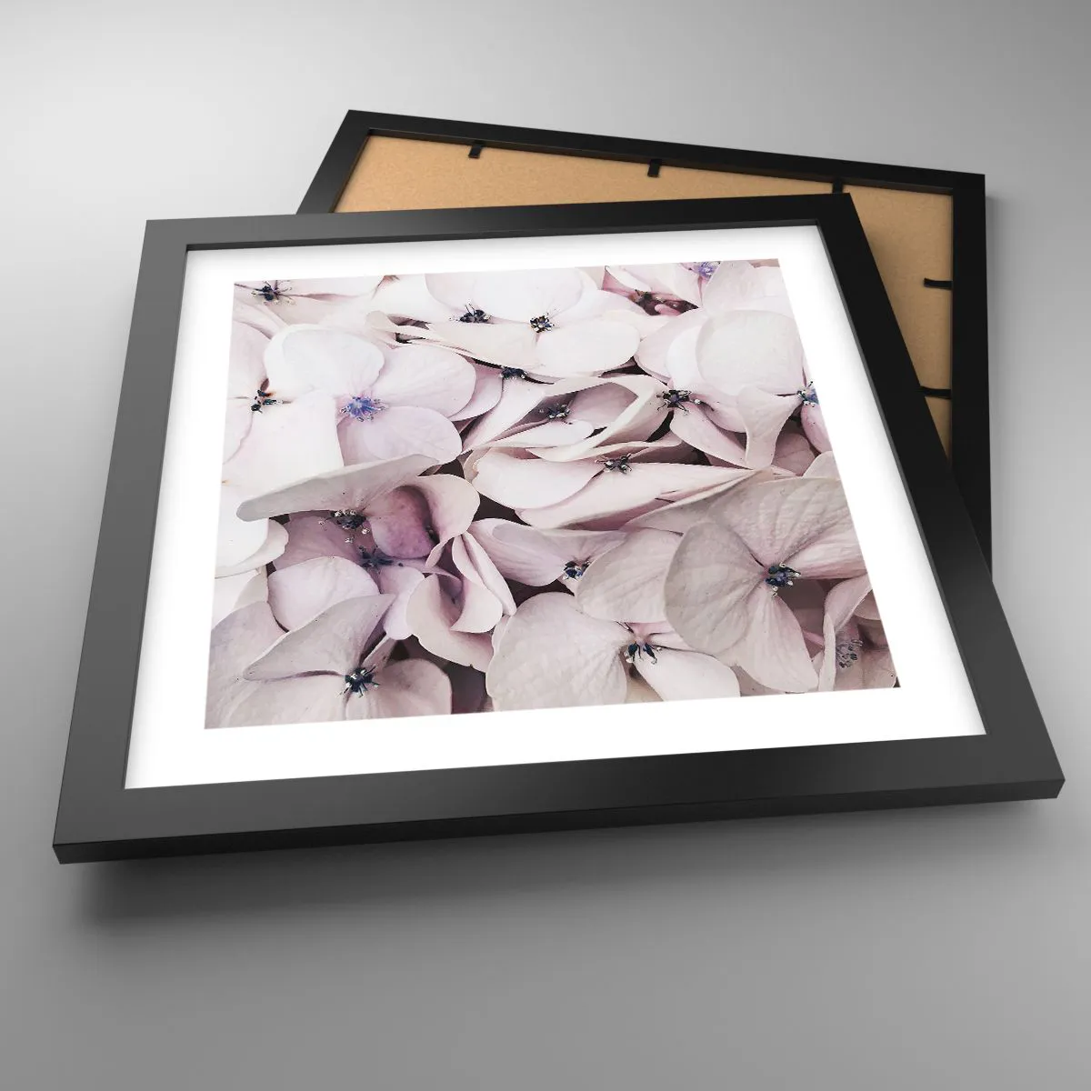 Poster in einem schwarzem Rahmen - In einer Blumenflut - 30x30 cm