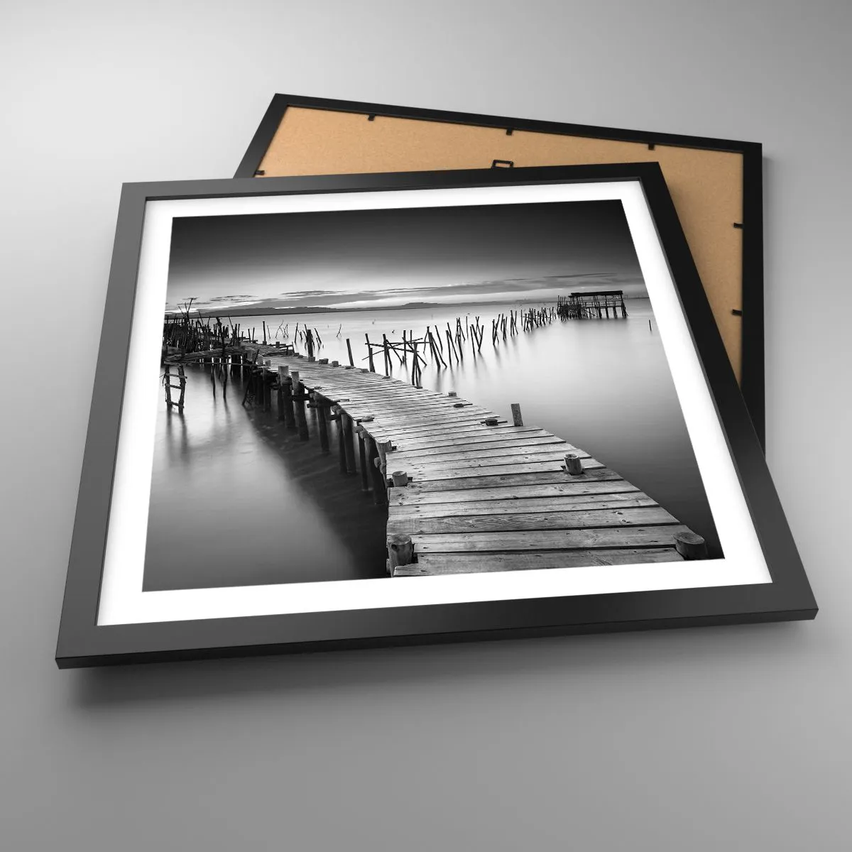 Affiche dans un cadre noir - Poster - La paix d'un rivage oublié - 40x40 cm