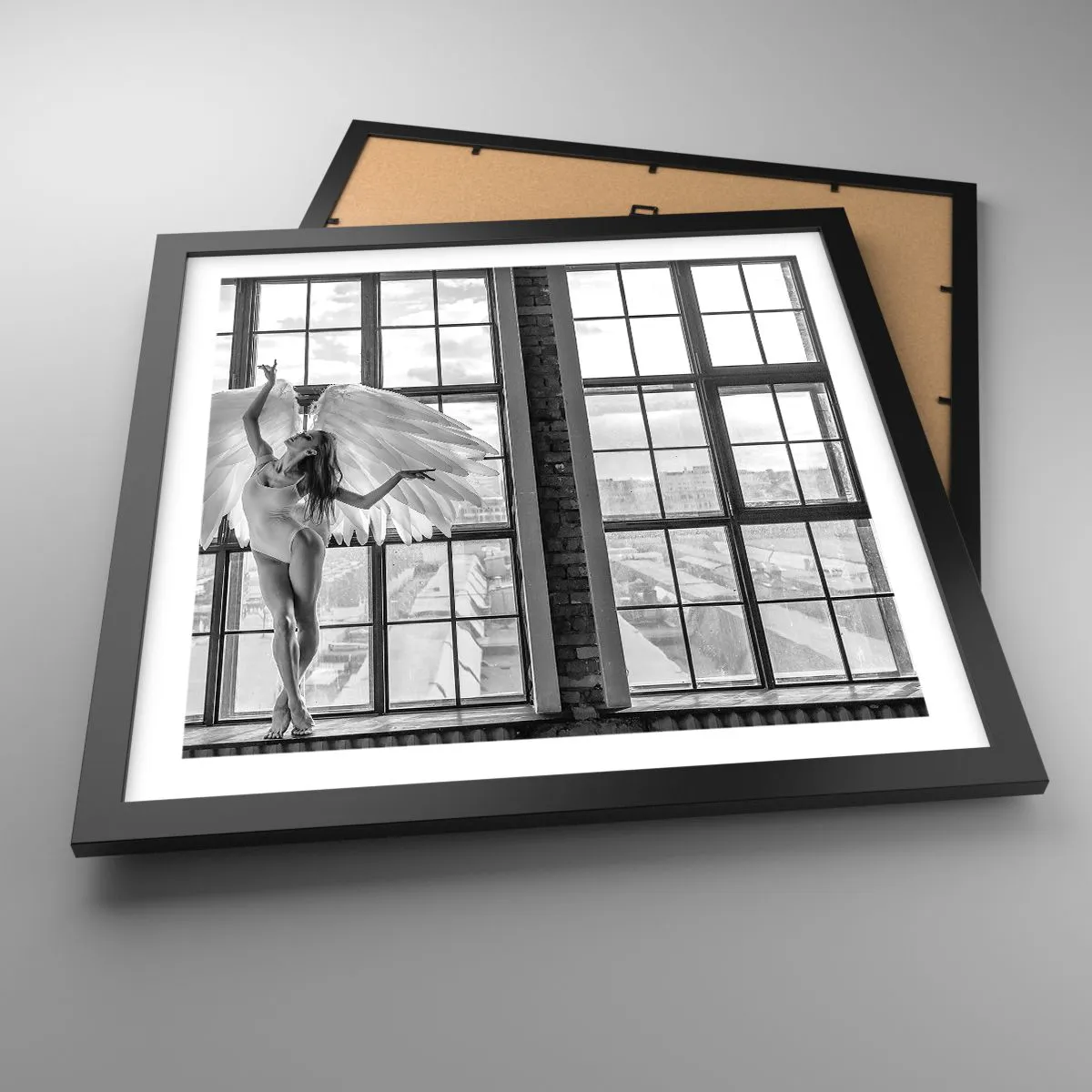 Poster în ramă neagră - Orașul îngerilor dansatori? - 40x40 cm