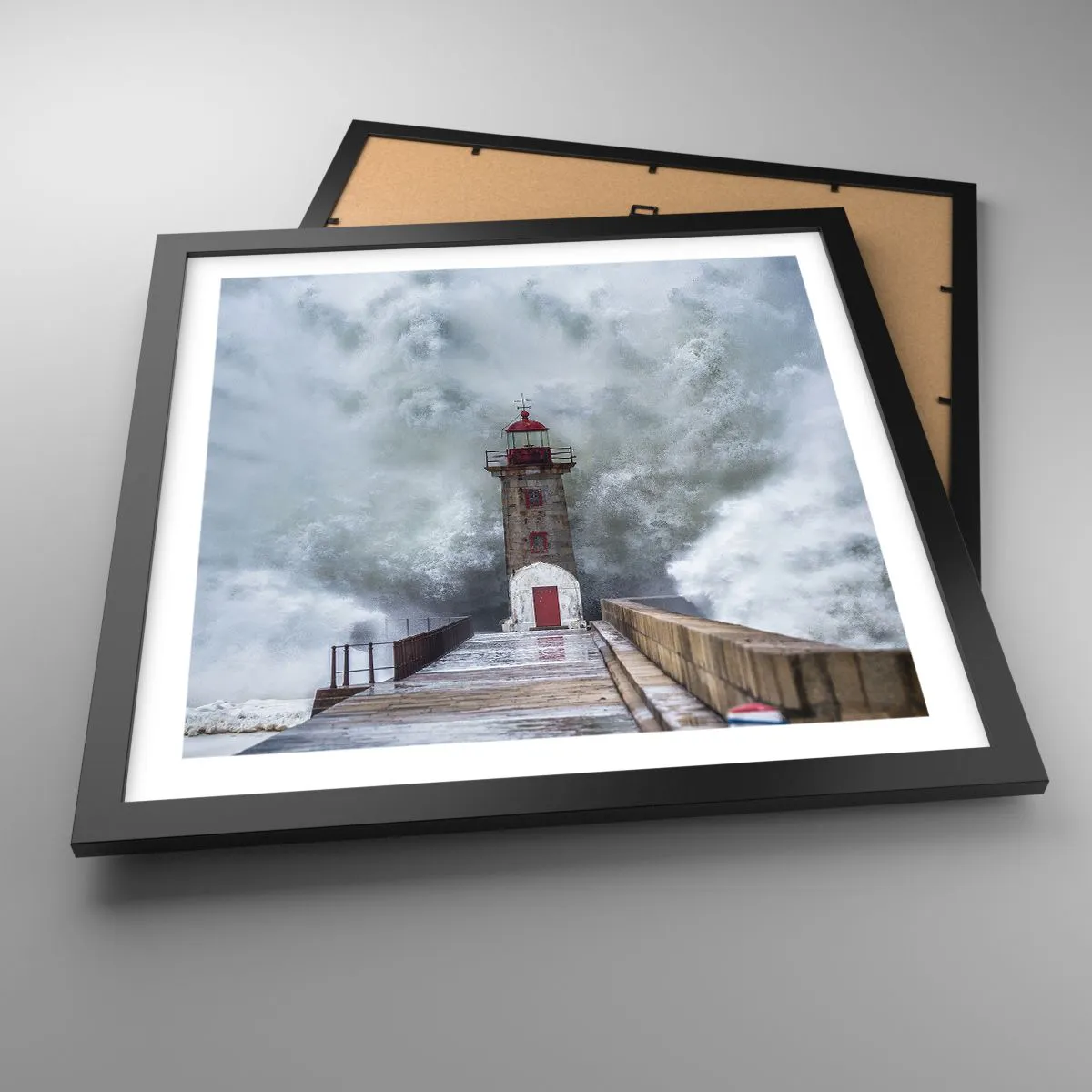 Póster en marco negro - El rugido de las aguas, la fuerza del viento - 40x40 cm