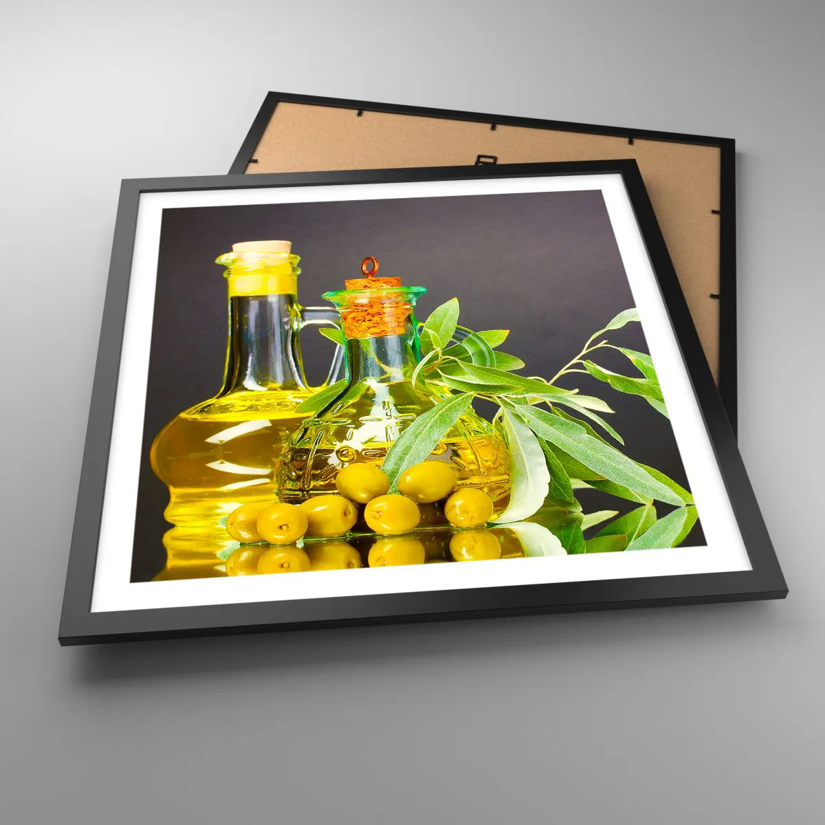 Poster in einem schwarzem Rahmen - Stillleben mit Oliven und Olivenöl - 50x50 cm
