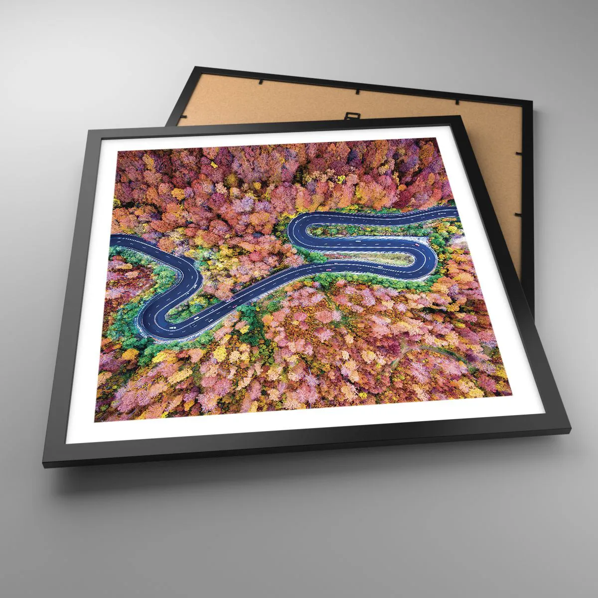 Poszter fehér keretben - Kanyargós út az erdőn keresztül - 50x50 cm