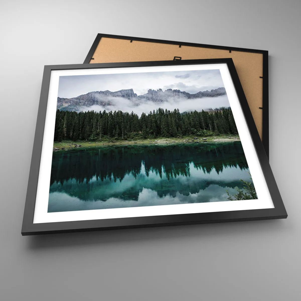 Plakat i sort ramme - Hys, tys, lad os ikke vække sovevandet... - 50x50 cm