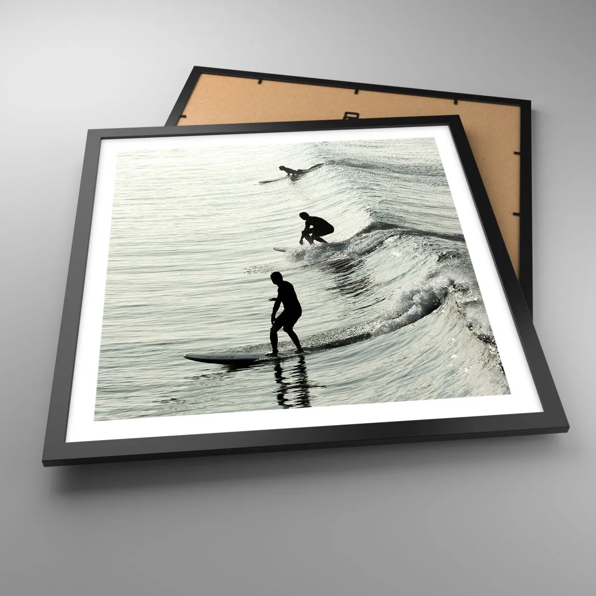 Poster in einem schwarzem Rahmen - Gegen die Welle - 50x50 cm