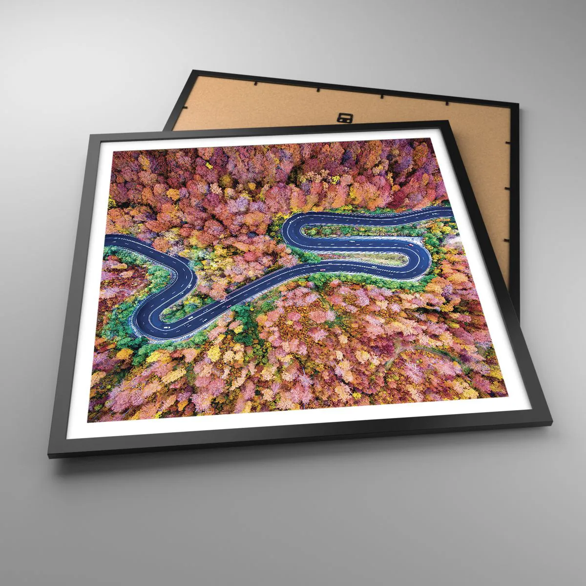 Poszter fehér keretben - Kanyargós út az erdőn keresztül - 60x60 cm