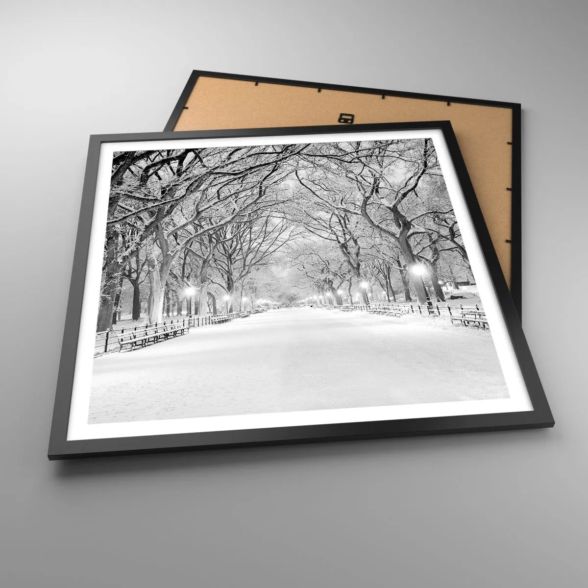 Plakat i sort ramme - Fire årstider - vinter - 60x60 cm