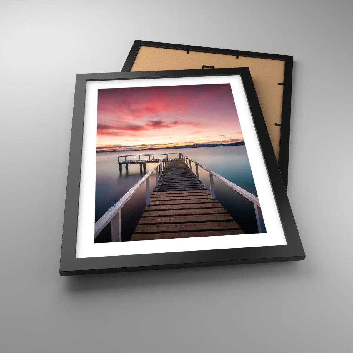 Plakat i sort ramme - Aftenens blide flamme - 30x40 cm