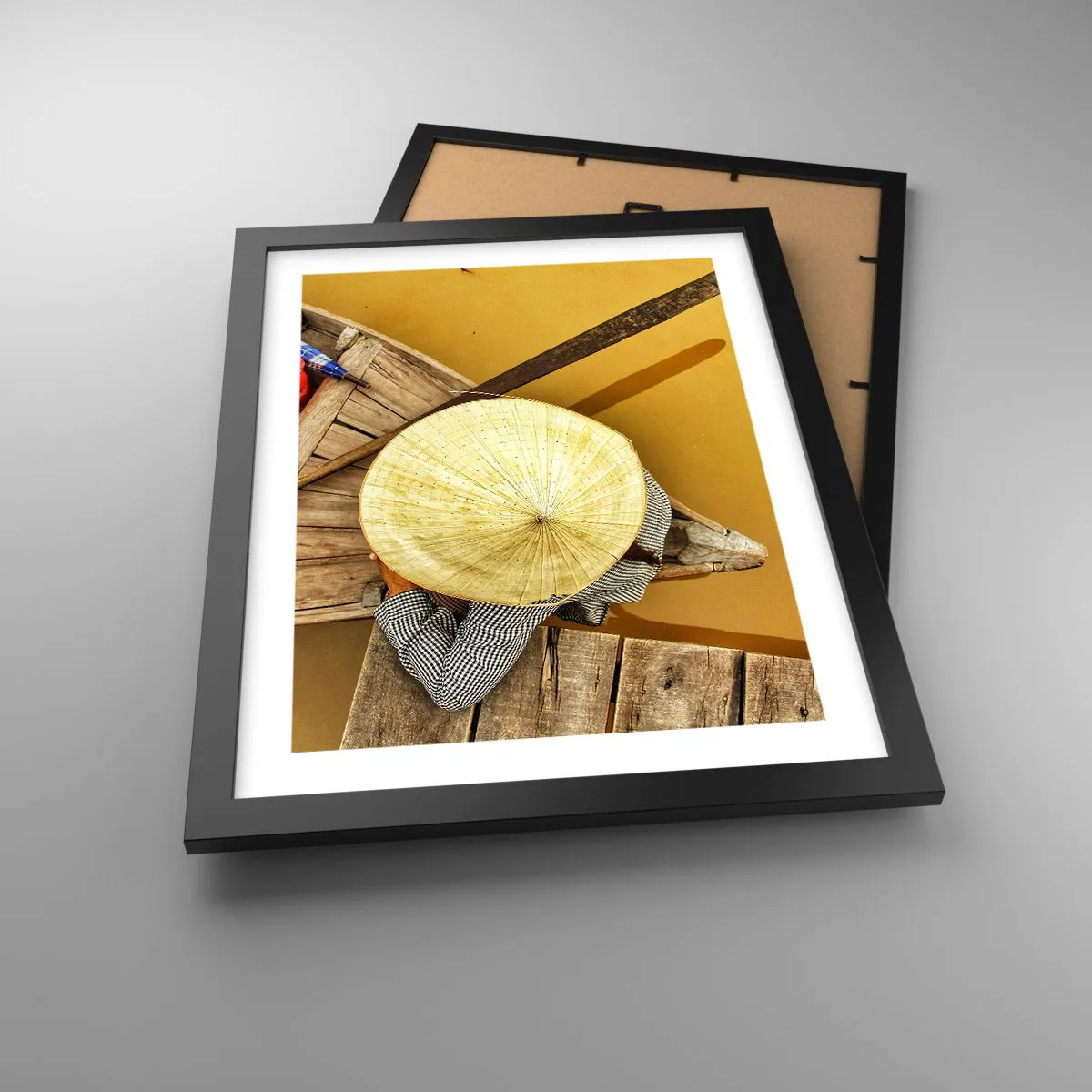 Plakat i sort ramme - Livet på den gule flod - 30x40 cm