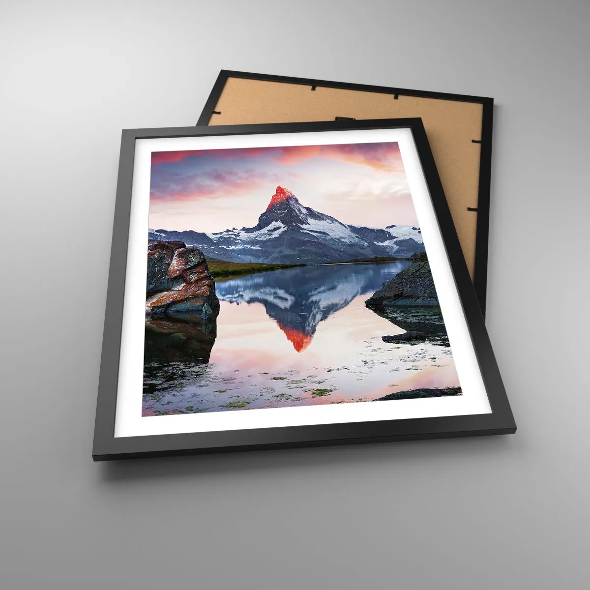 Plakat i sort ramme - Bjergenes hjerte er varmt - 40x50 cm