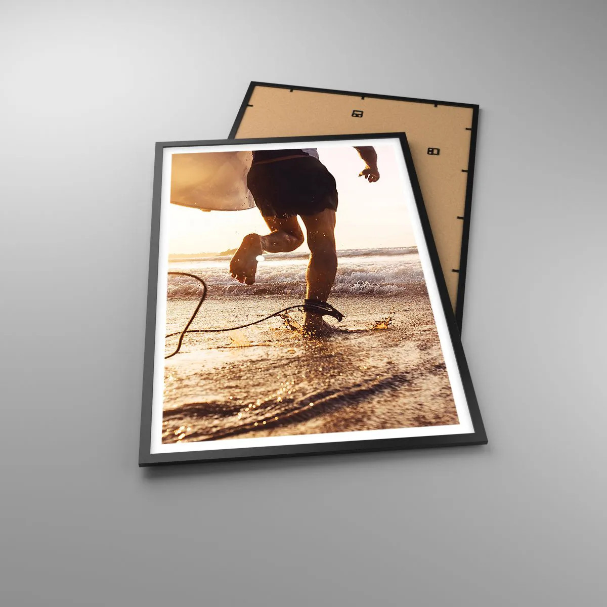 Affisch i svart ram - Möta vågorna - 61x91 cm