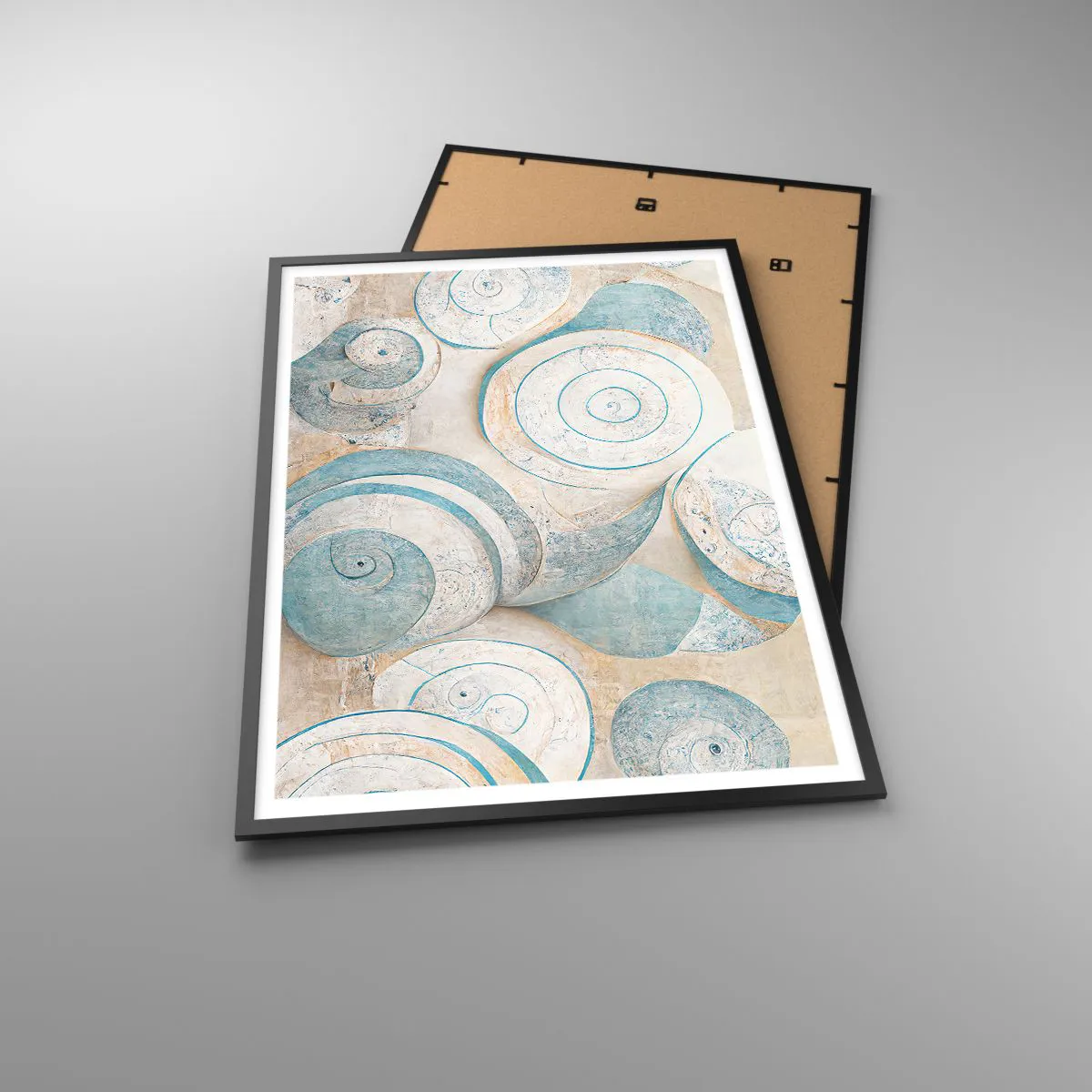 Affiche dans un cadre noir - Poster - Que cache la coque ? - 70x100 cm