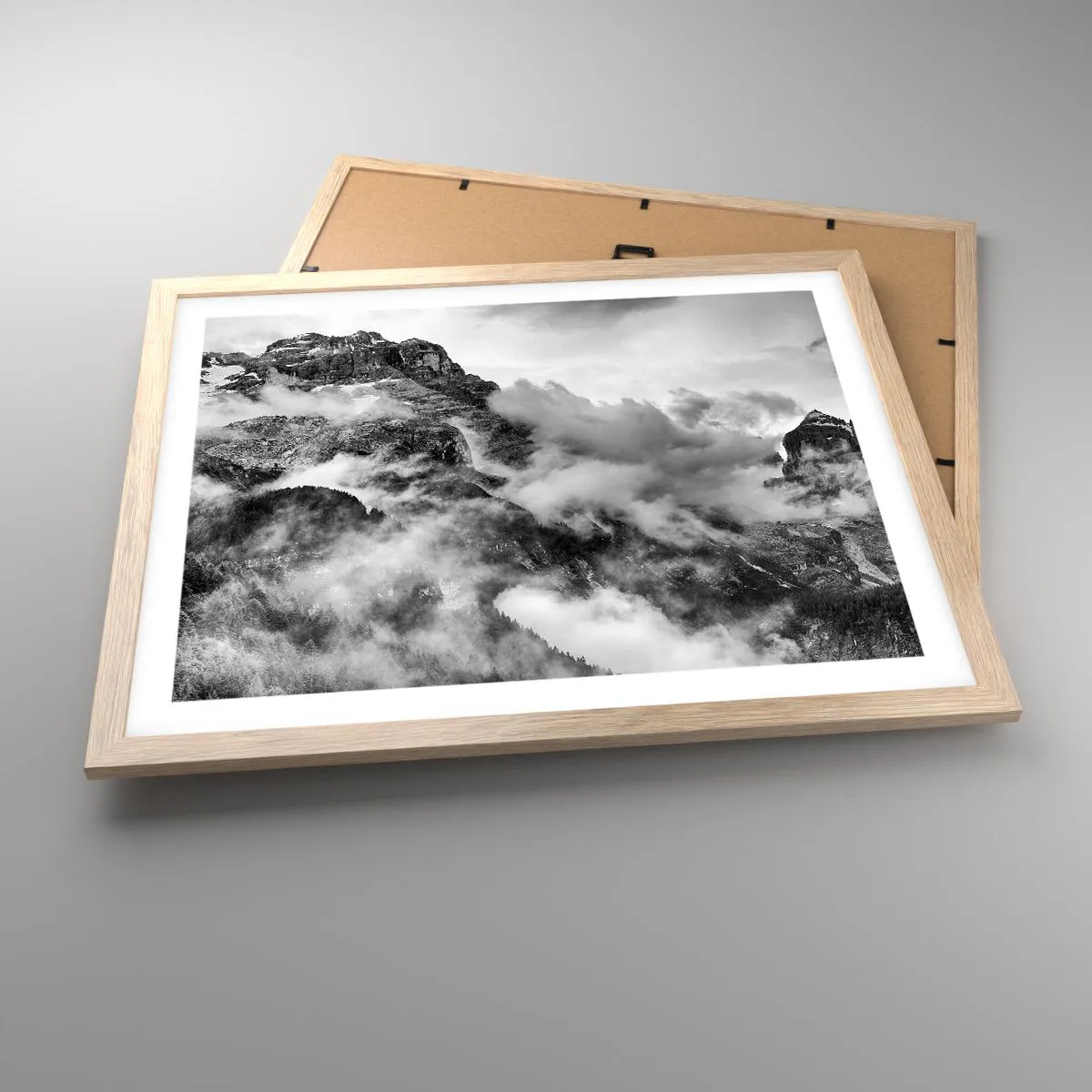 Poster in einem Rahmen aus heller Eiche - Schön und grausam - 50x40 cm