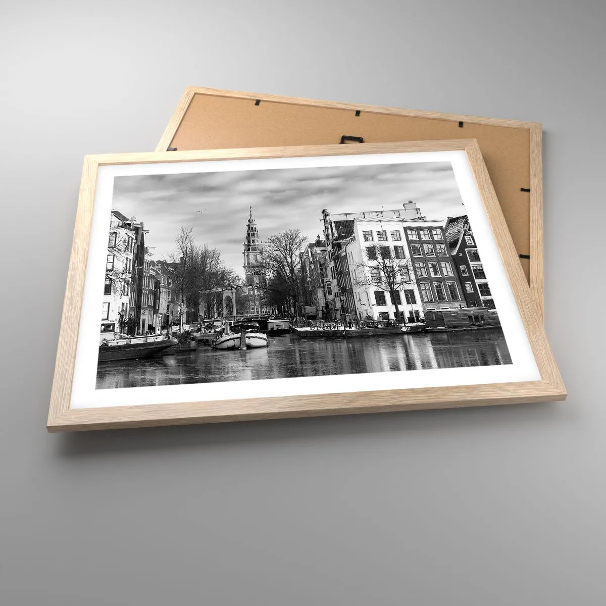 Poster in einem Rahmen aus heller Eiche - Amsterdamer Atmosphäre - 50x40 cm