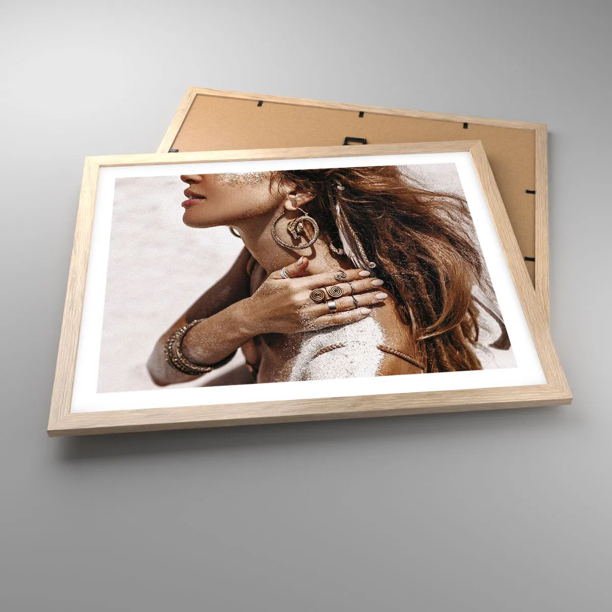 Affisch i ram av ljusek - Vilda strandens drottning - 50x40 cm