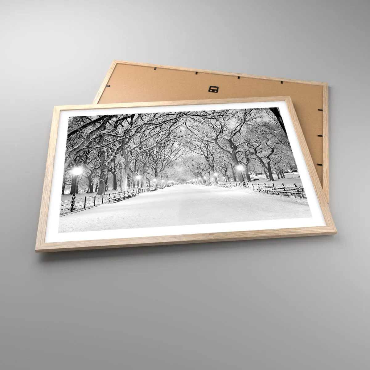 Een poster in een licht eiken lijst - Vier seizoenen - winter - 70x50 cm