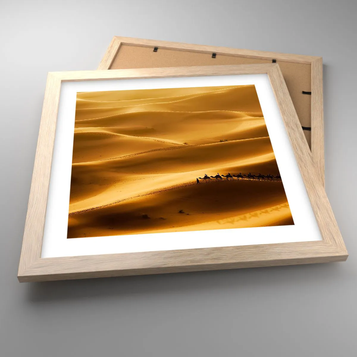 Plagát v ráme zo svetlého duba - Karavána na vlnách púšte - 30x30 cm