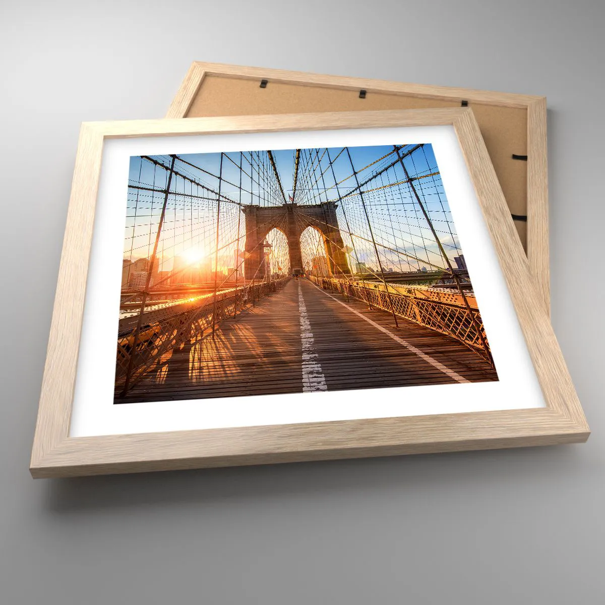 Affiche dans un chêne clair - Poster - Sur le pont d'or - 30x30 cm