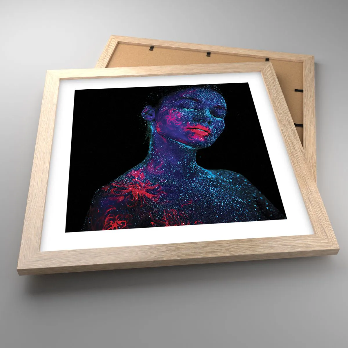 Affiche dans un chêne clair - Poster - Dans la poussière d'étoiles - 30x30 cm