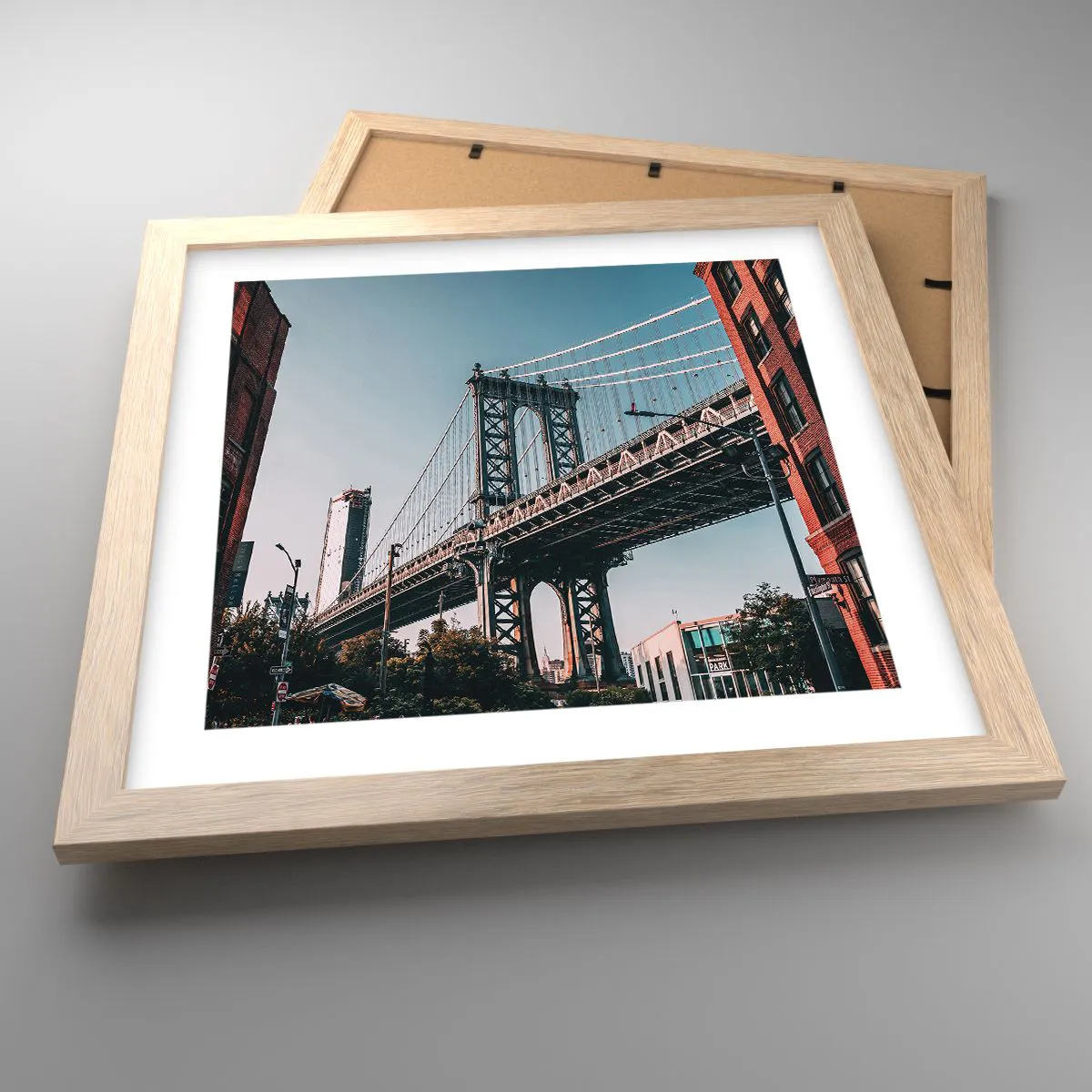 Poszter világos tölgy keretben - A város hullámai fölött - 30x30 cm